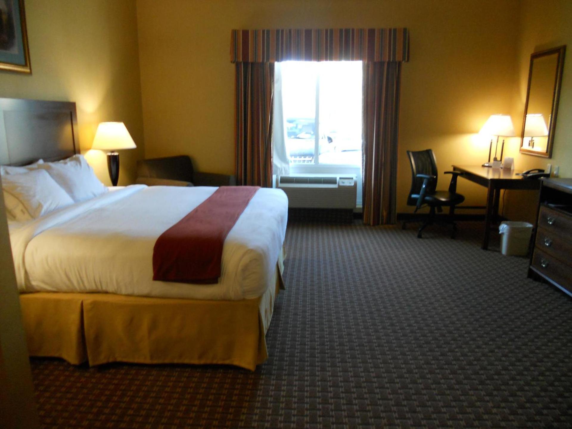 Holiday Inn Express and Suites Hazard by IHG photo 27