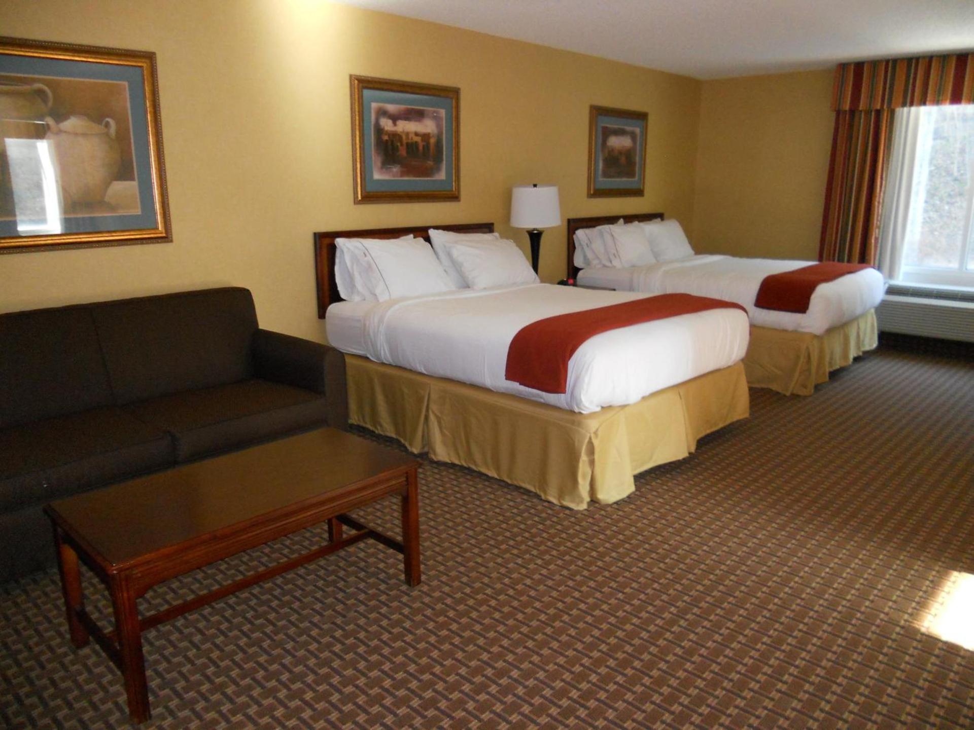 Holiday Inn Express and Suites Hazard by IHG photo 24