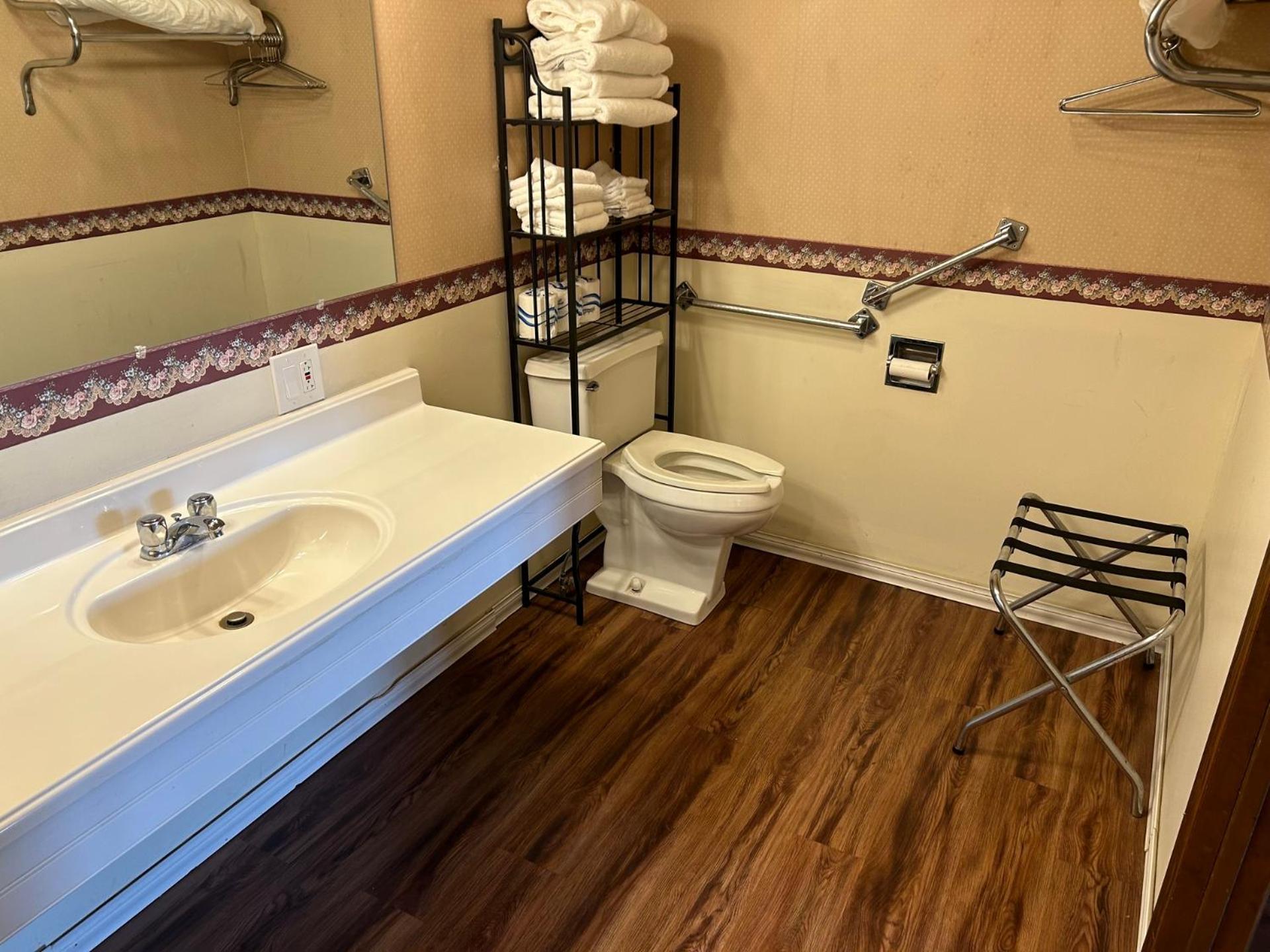 Valley Inn and Suites photo 13