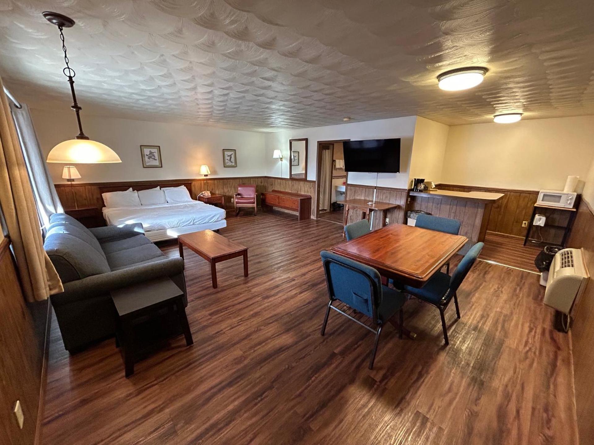 Valley Inn and Suites photo 71