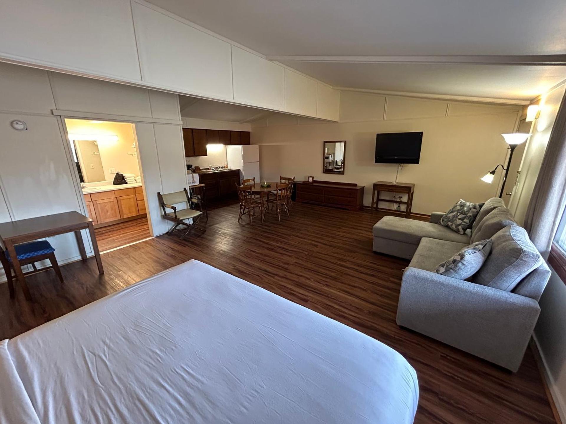 Valley Inn and Suites photo 6