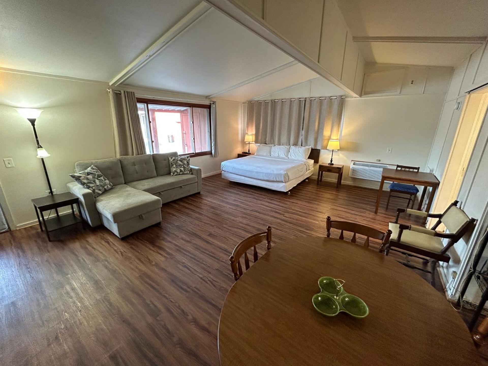 Valley Inn and Suites photo 7