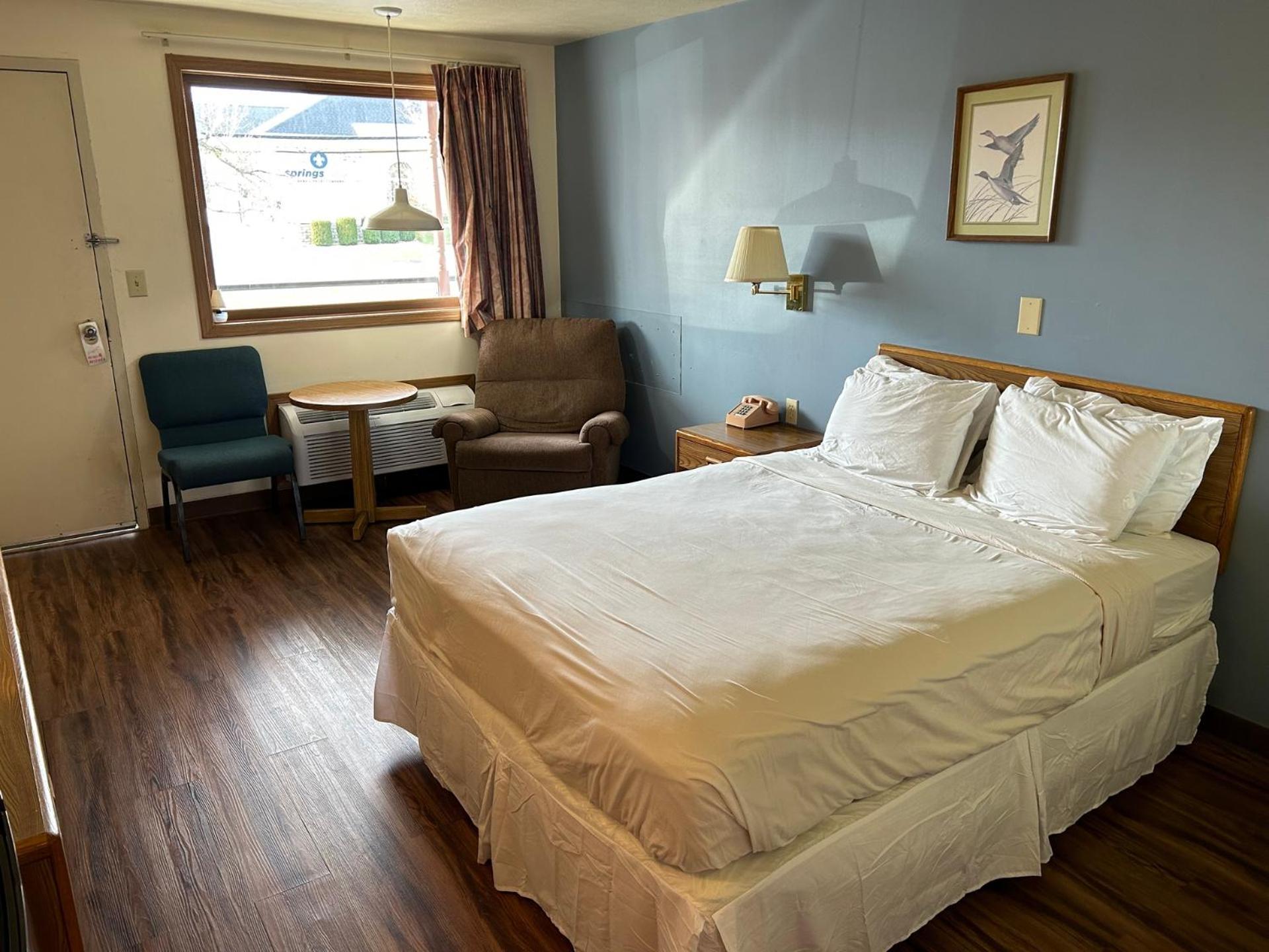 Valley Inn and Suites photo 9