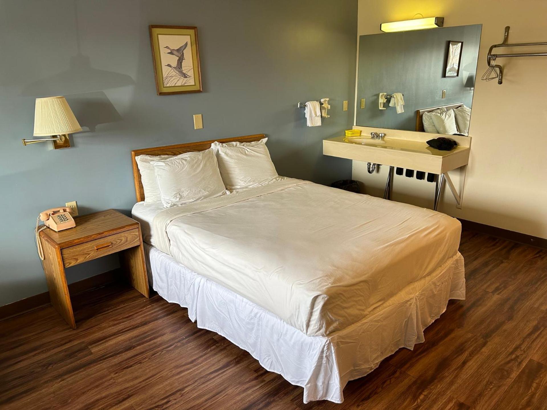 Valley Inn and Suites photo 67