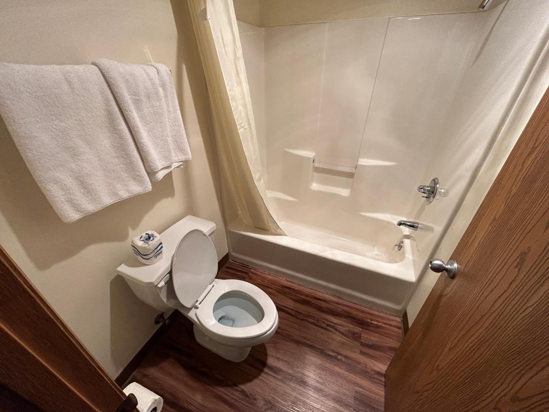 Valley Inn and Suites photo 27