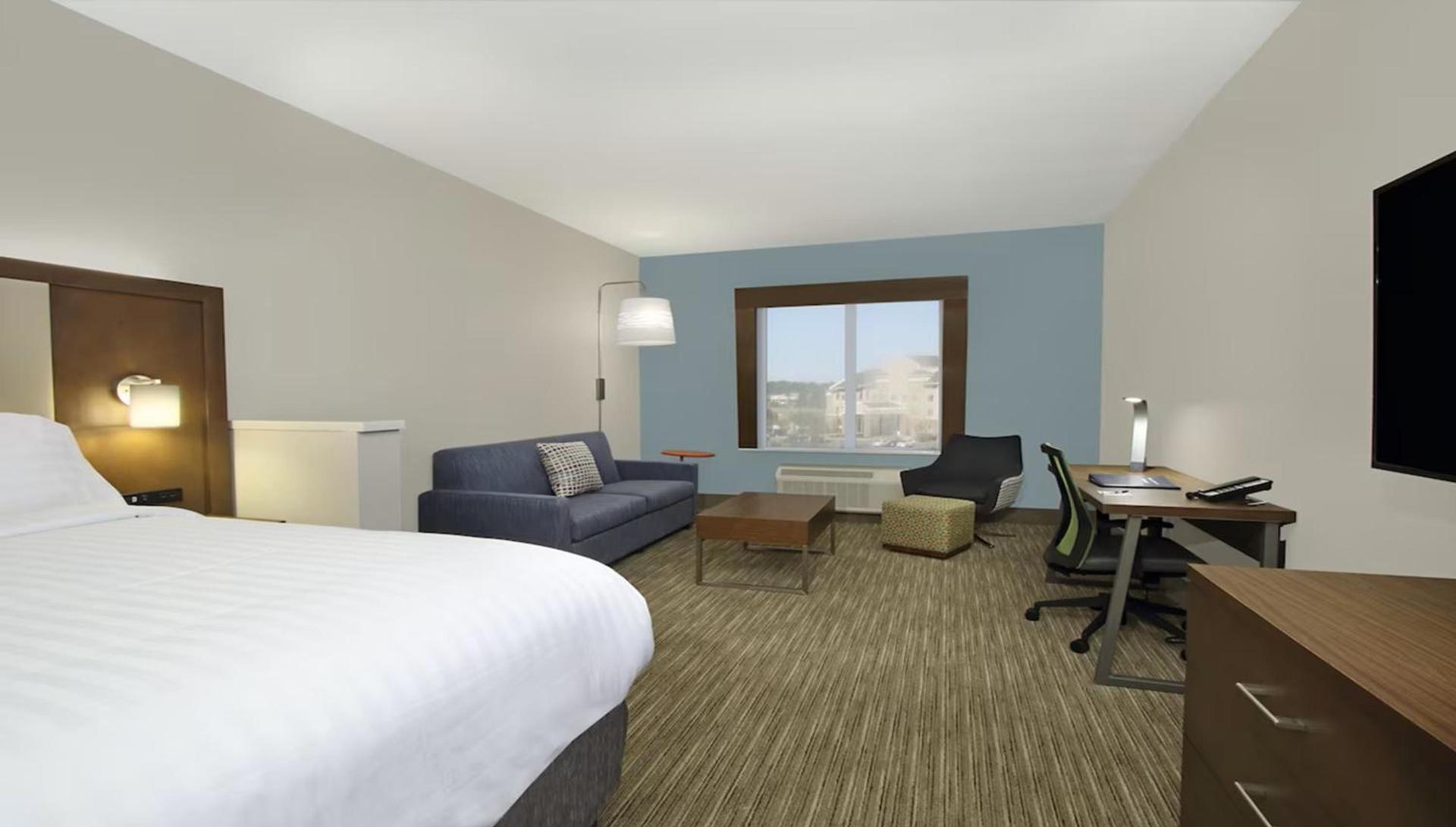 Holiday Inn Express & Suites Columbus North by IHG photo 42