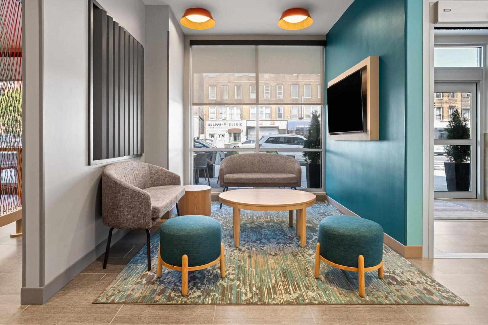 avid hotels - Brooklyn Dyker Heights by IHG photo 58