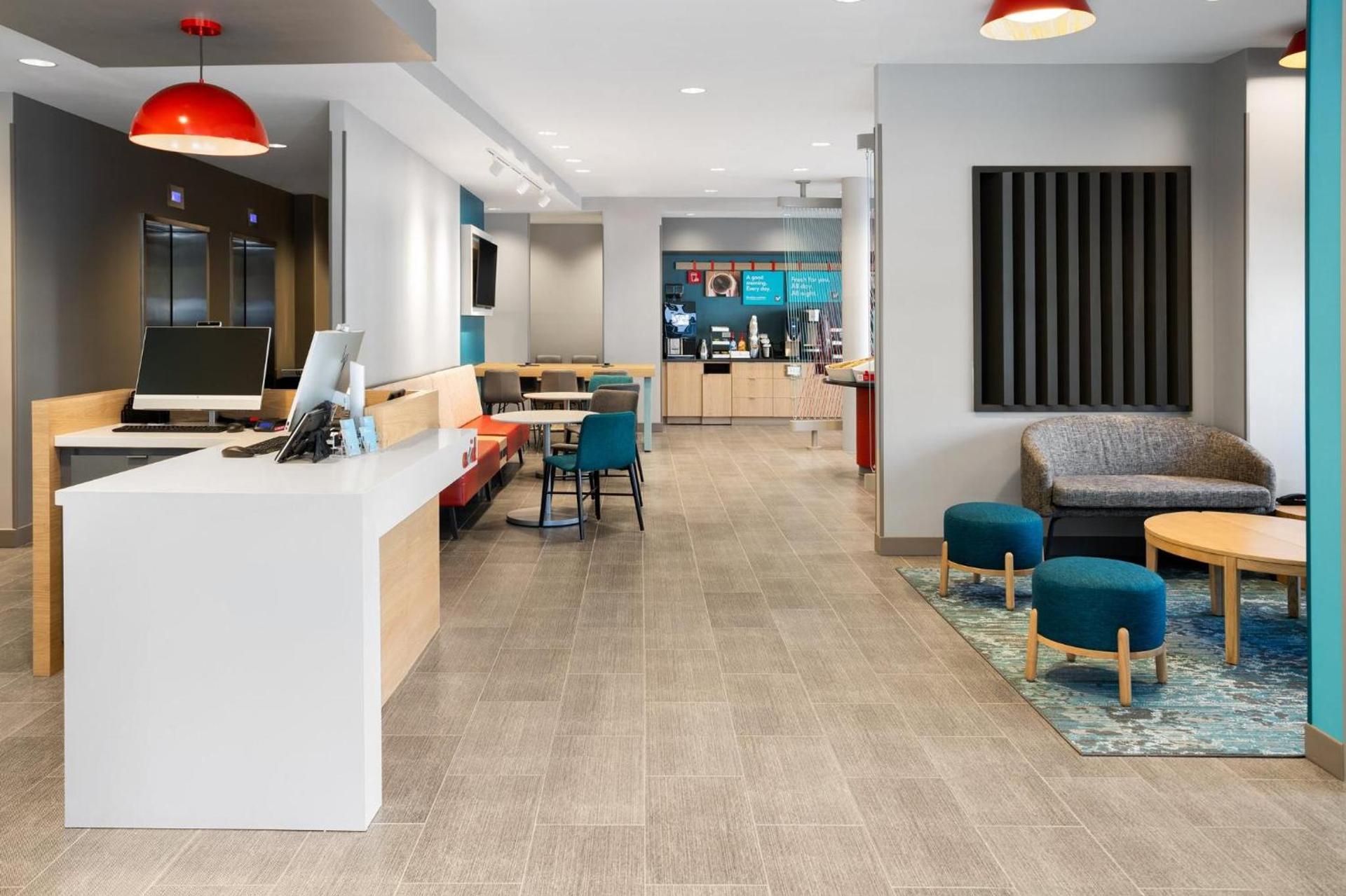 avid hotels - Brooklyn Dyker Heights by IHG photo 59