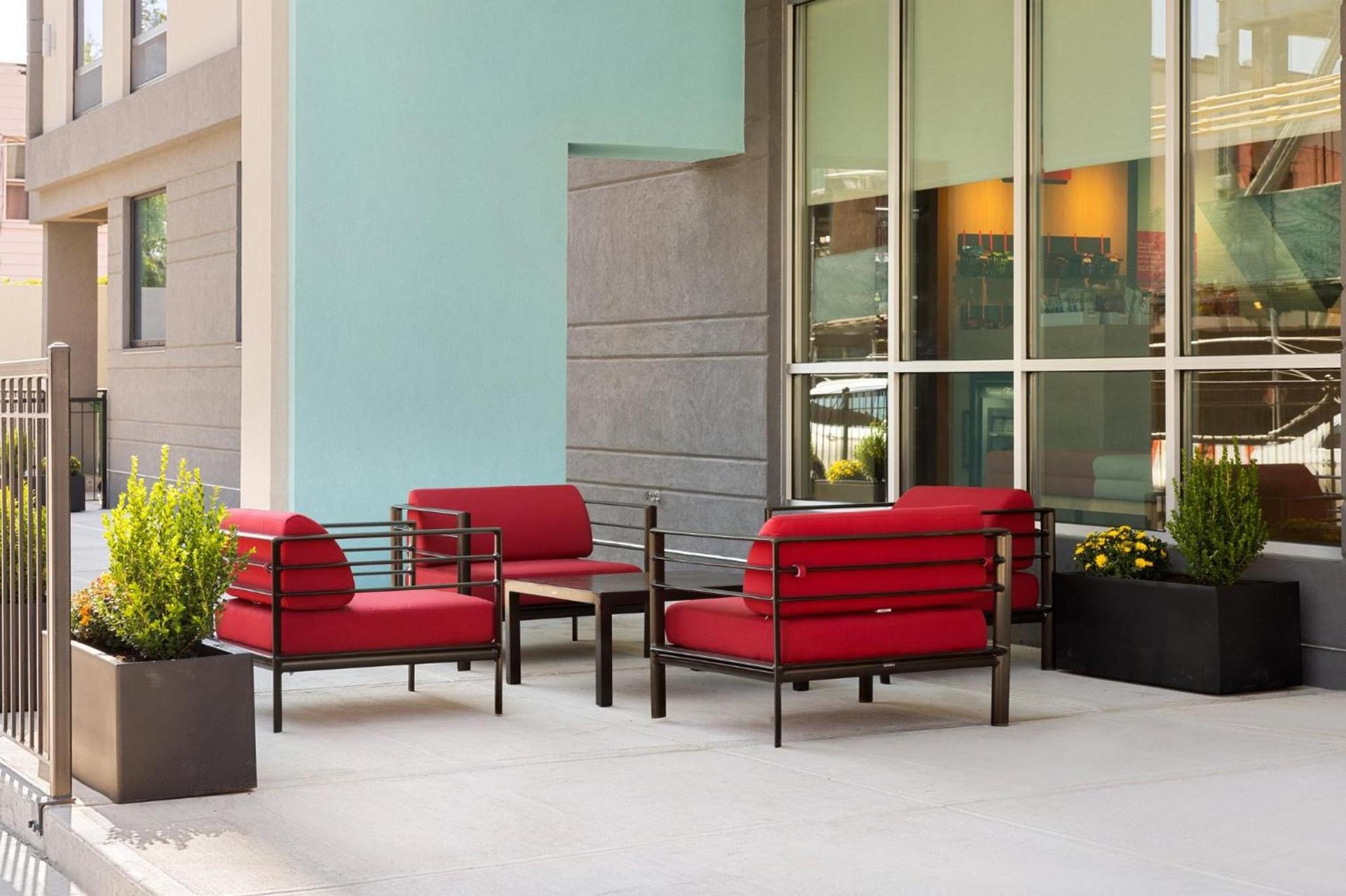 avid hotels - Brooklyn Dyker Heights by IHG photo 64