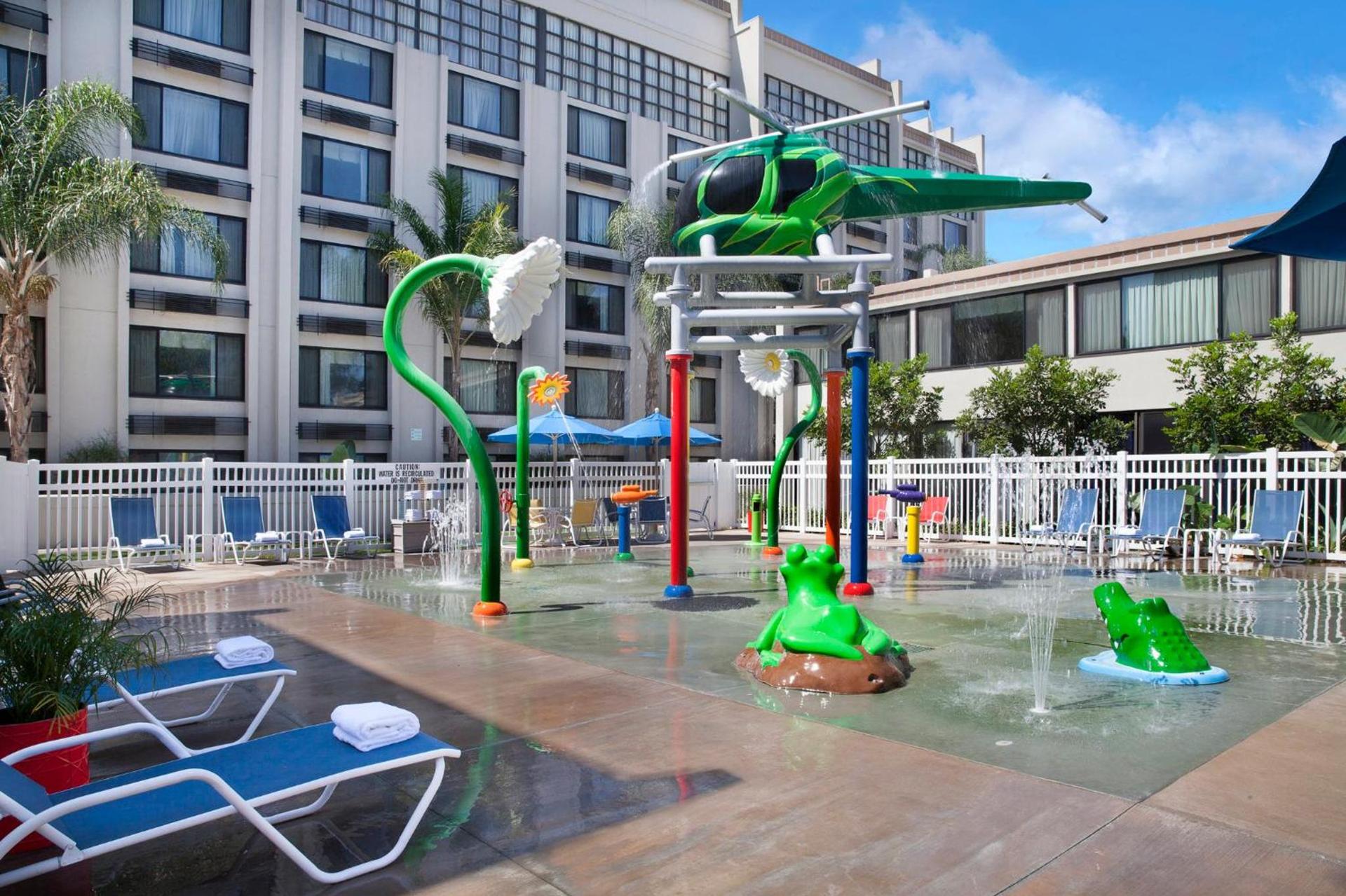 Holiday Inn Hotel & Suites Anaheim by IHG photo 21