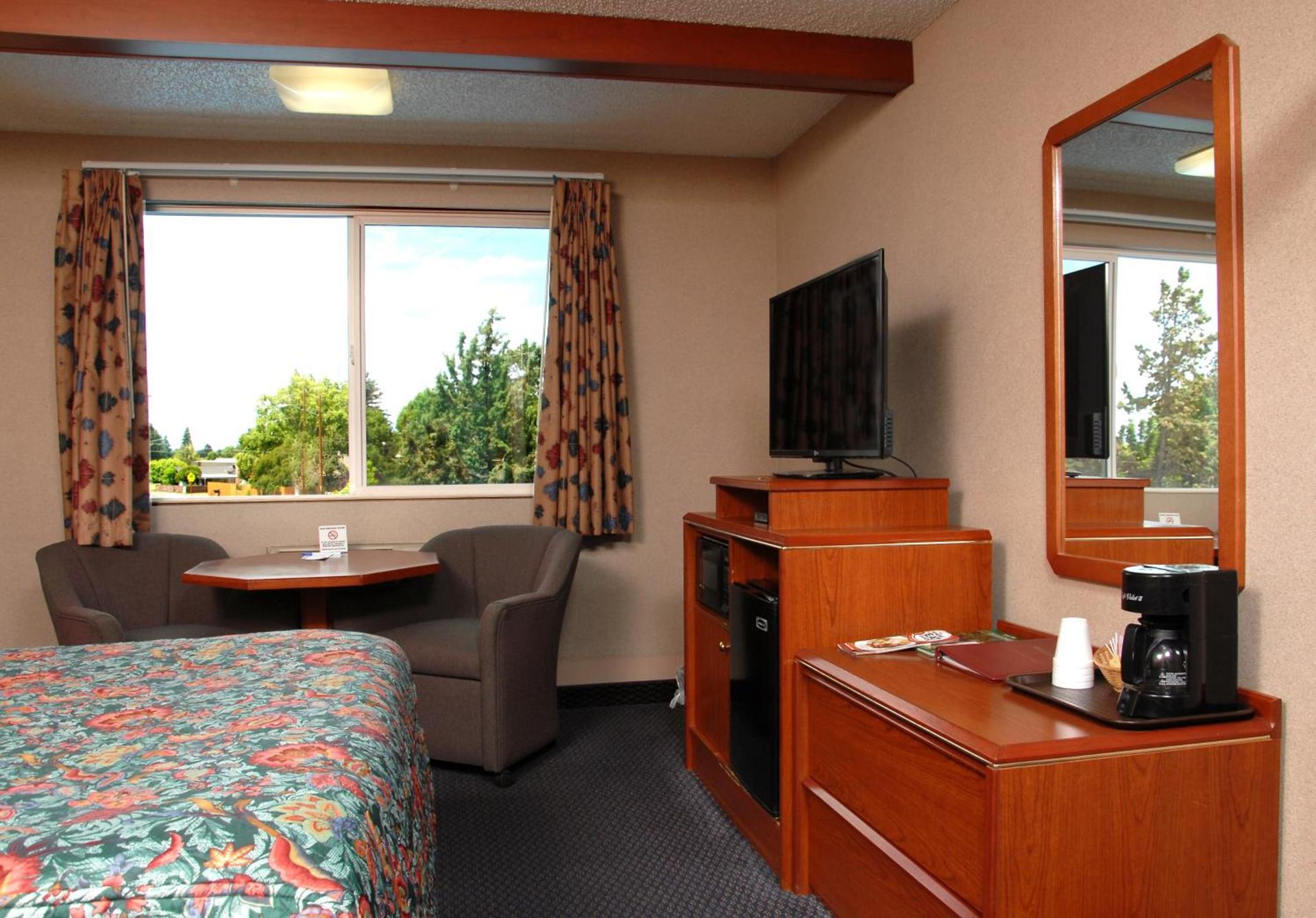 Redmond Inn photo 24