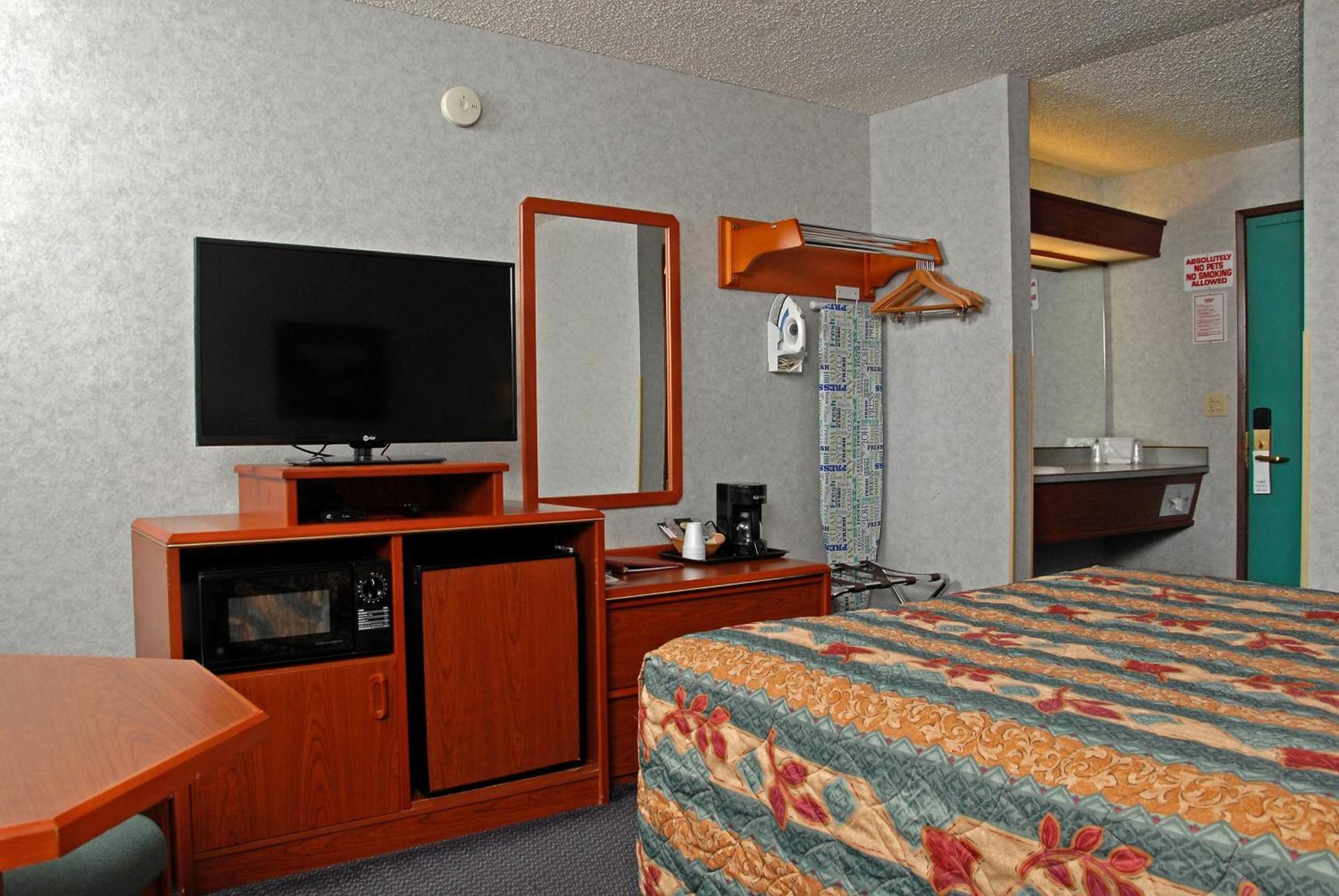 Redmond Inn photo 26