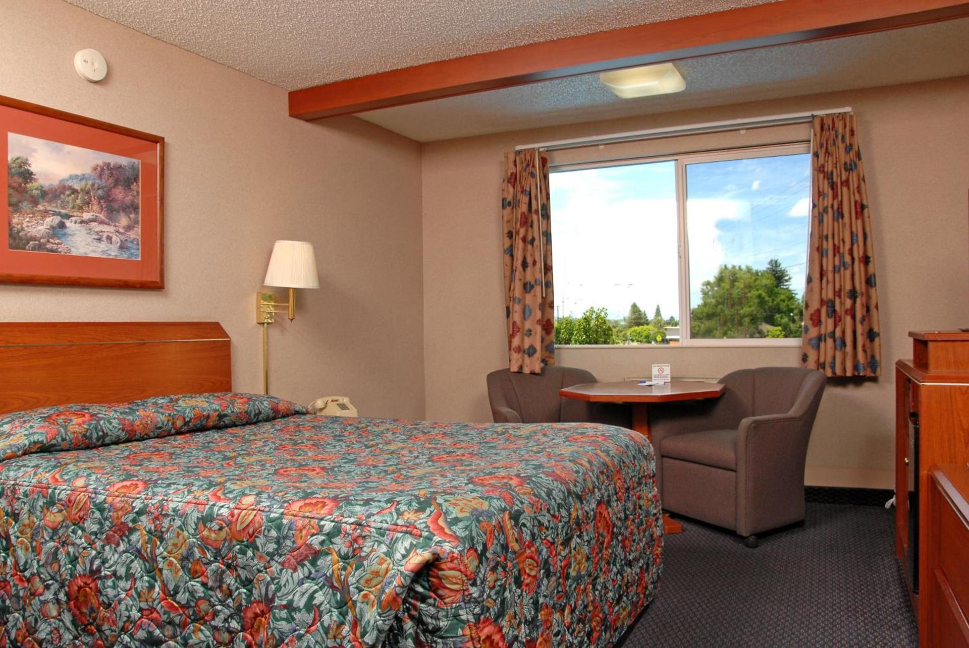 Redmond Inn photo 19