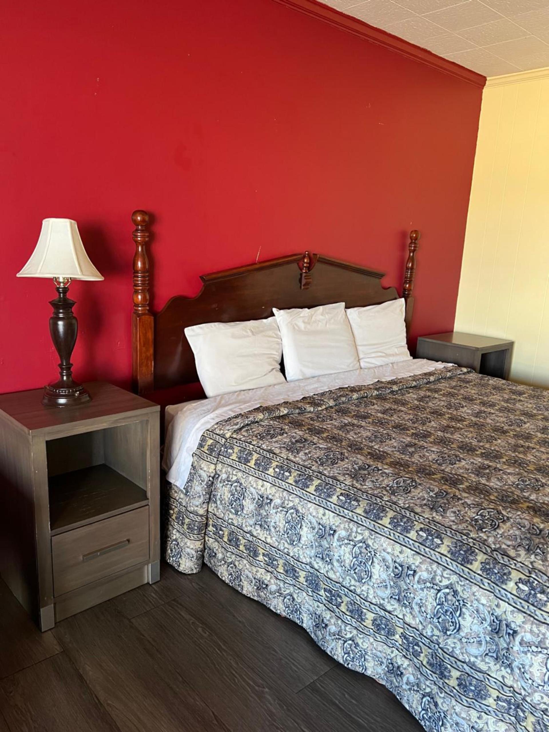 Motel 6 Williamston, NC - Highway 17 photo 19