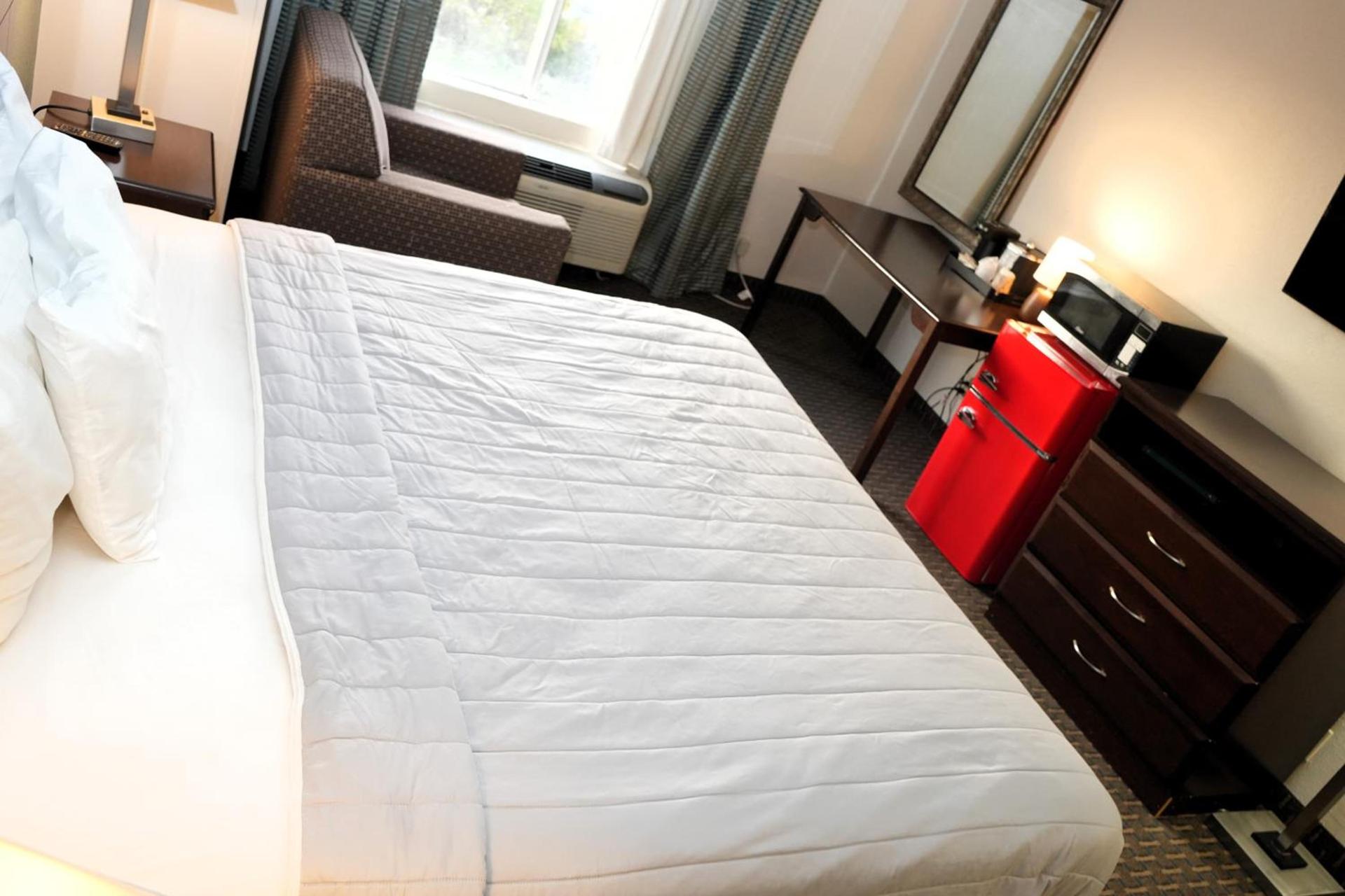 Copley Inn & Suites By OYO Akron OH photo 18