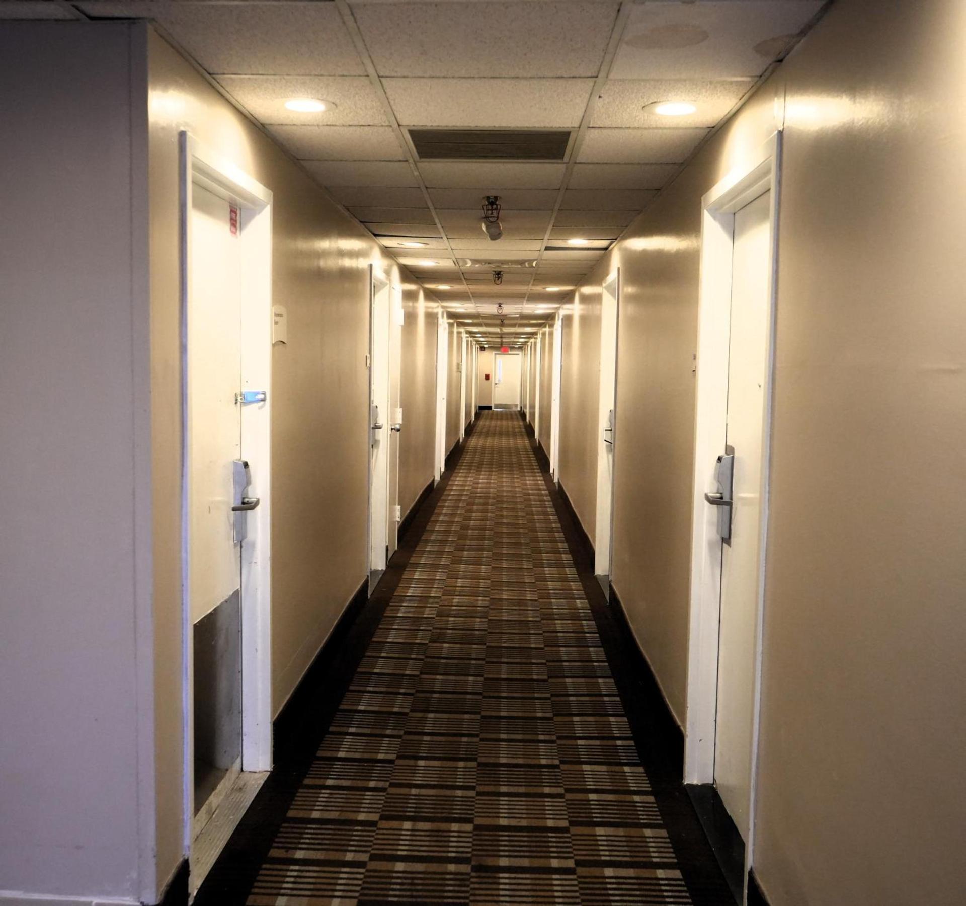 Copley Inn & Suites By OYO Akron OH photo 21