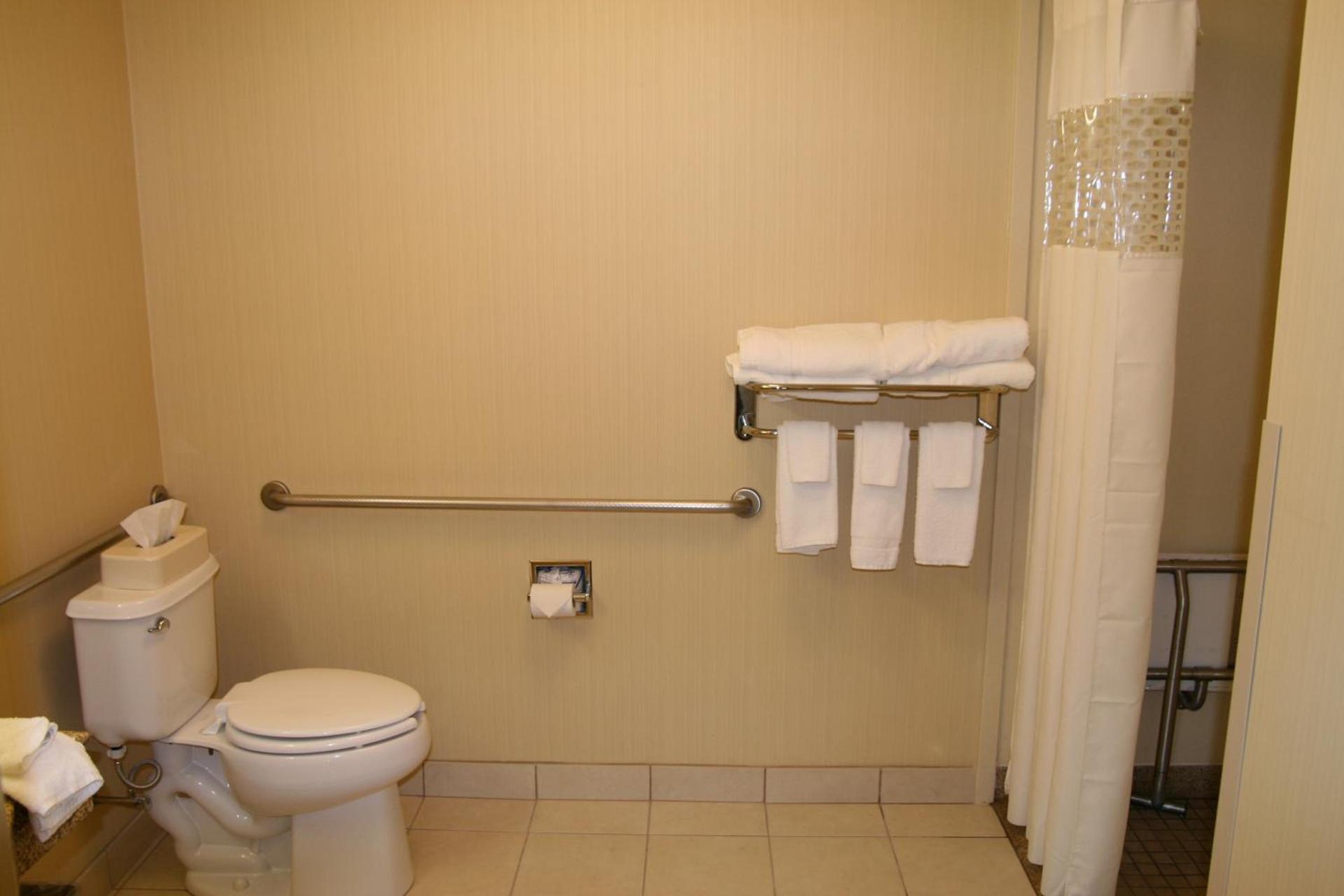 Hampton Inn & Suites Berkshires-Lenox photo 43