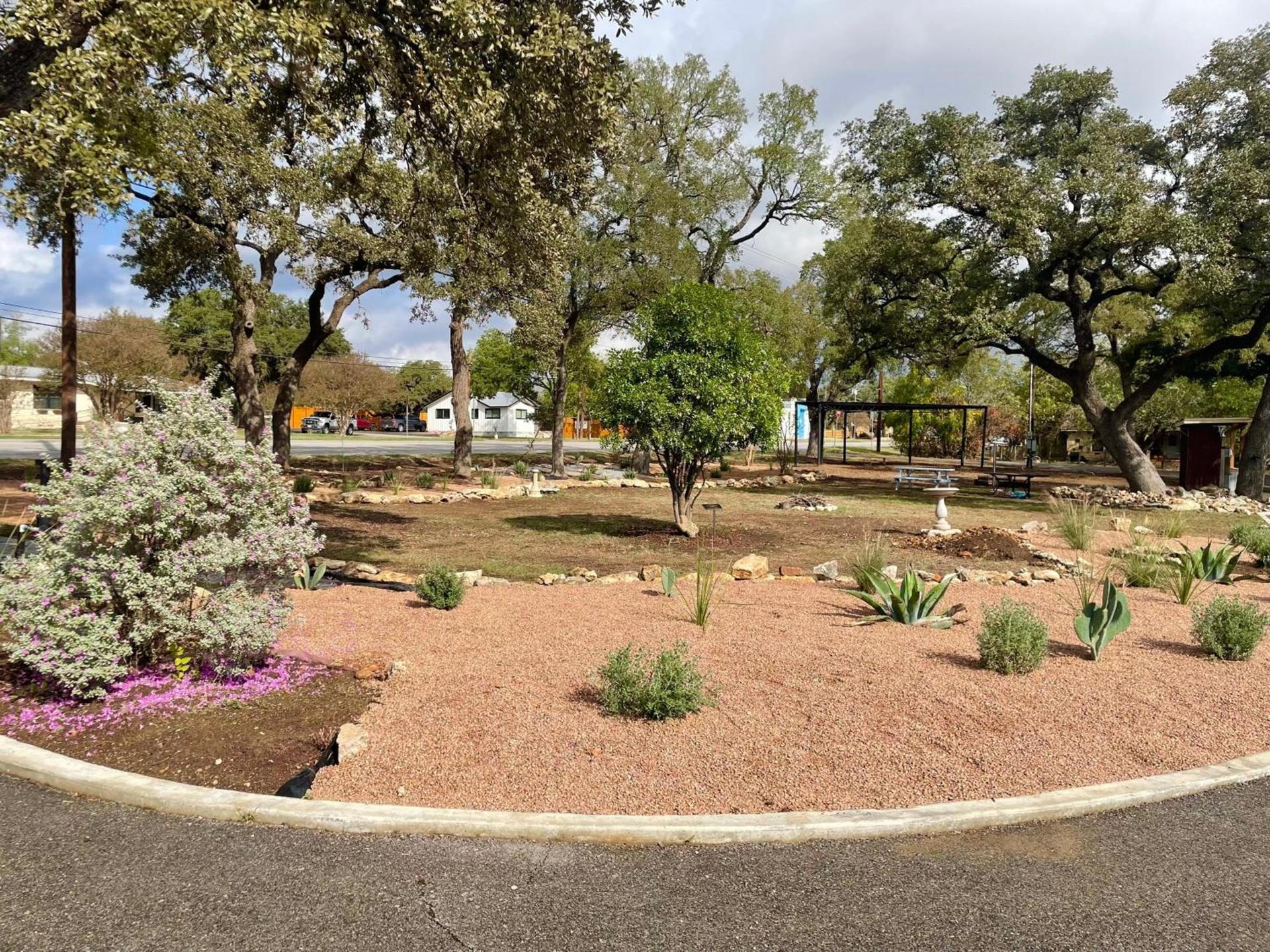 Blanco County Inn & Guesthouses photo 12