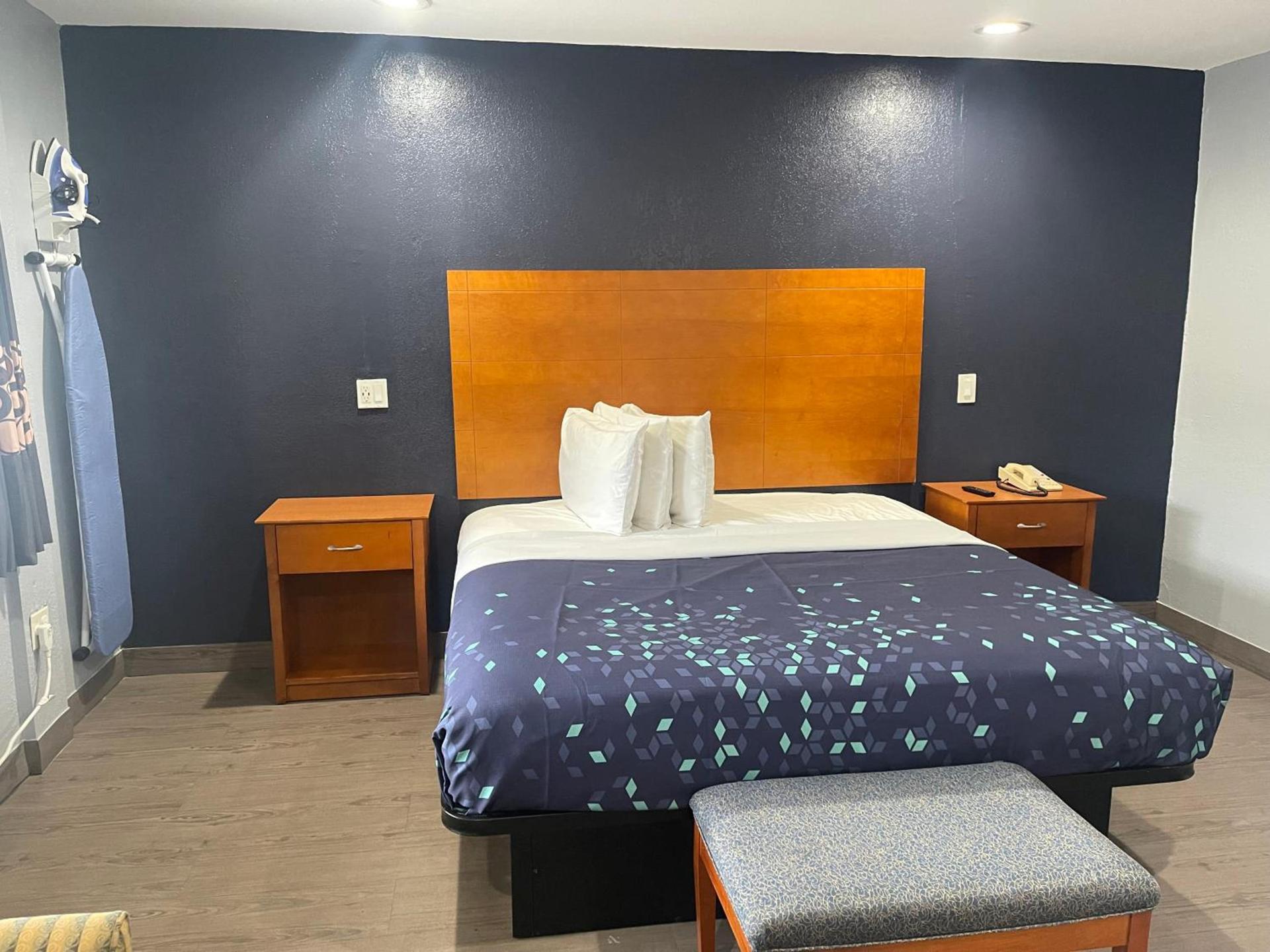 Americas Best Value Inn-Savannah photo 10