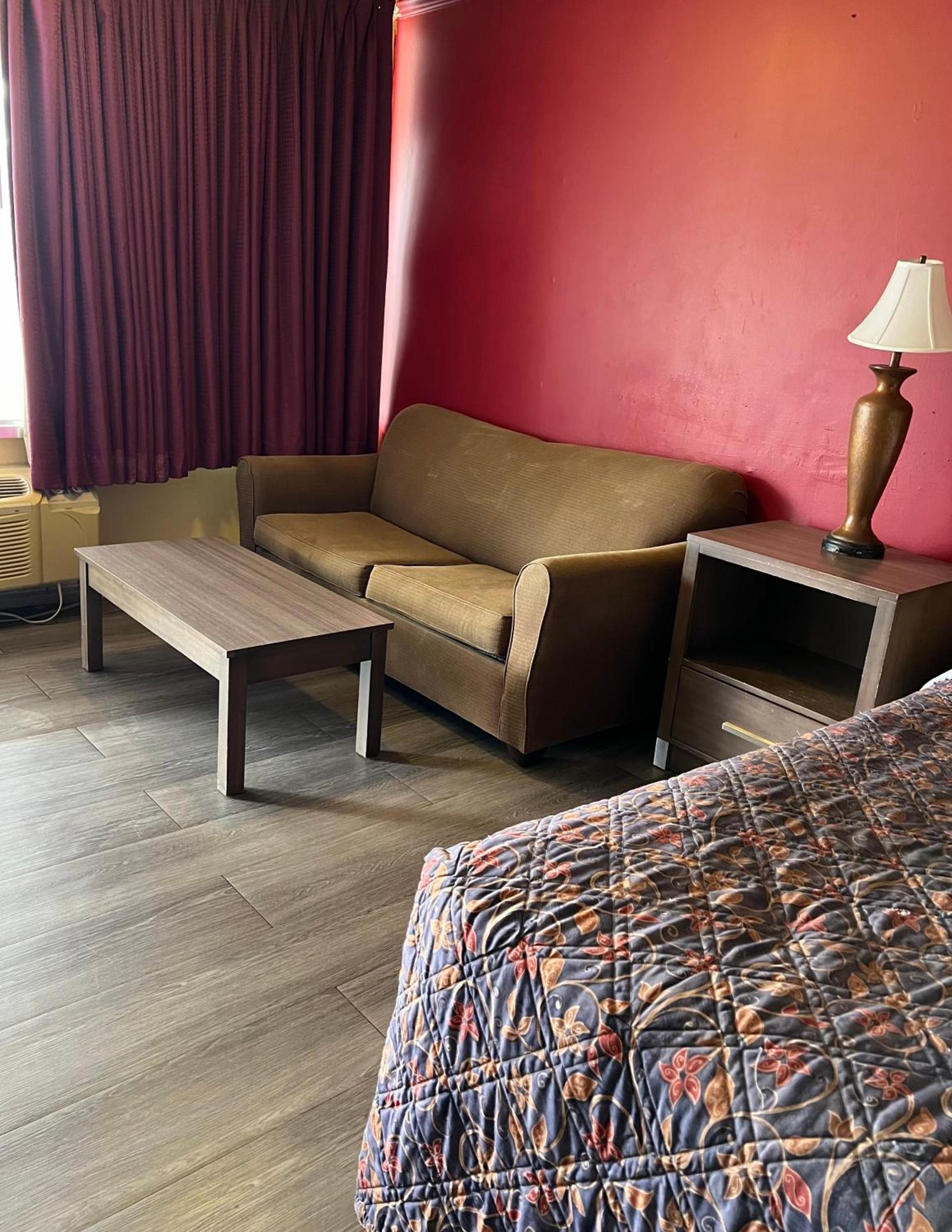 Motel 6 Williamston, NC - Highway 17 photo 20