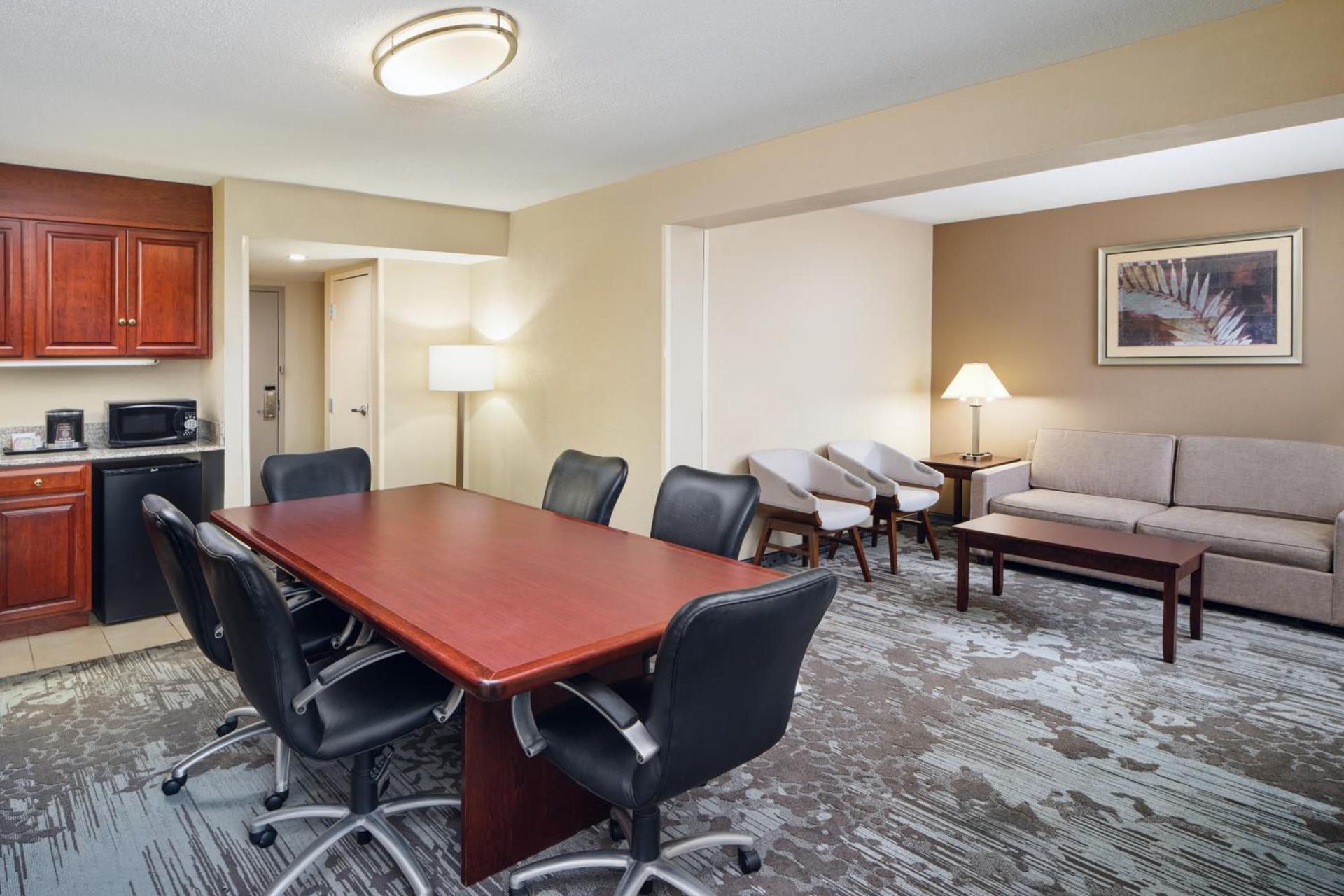 DoubleTree by Hilton Rocky Mount photo 28