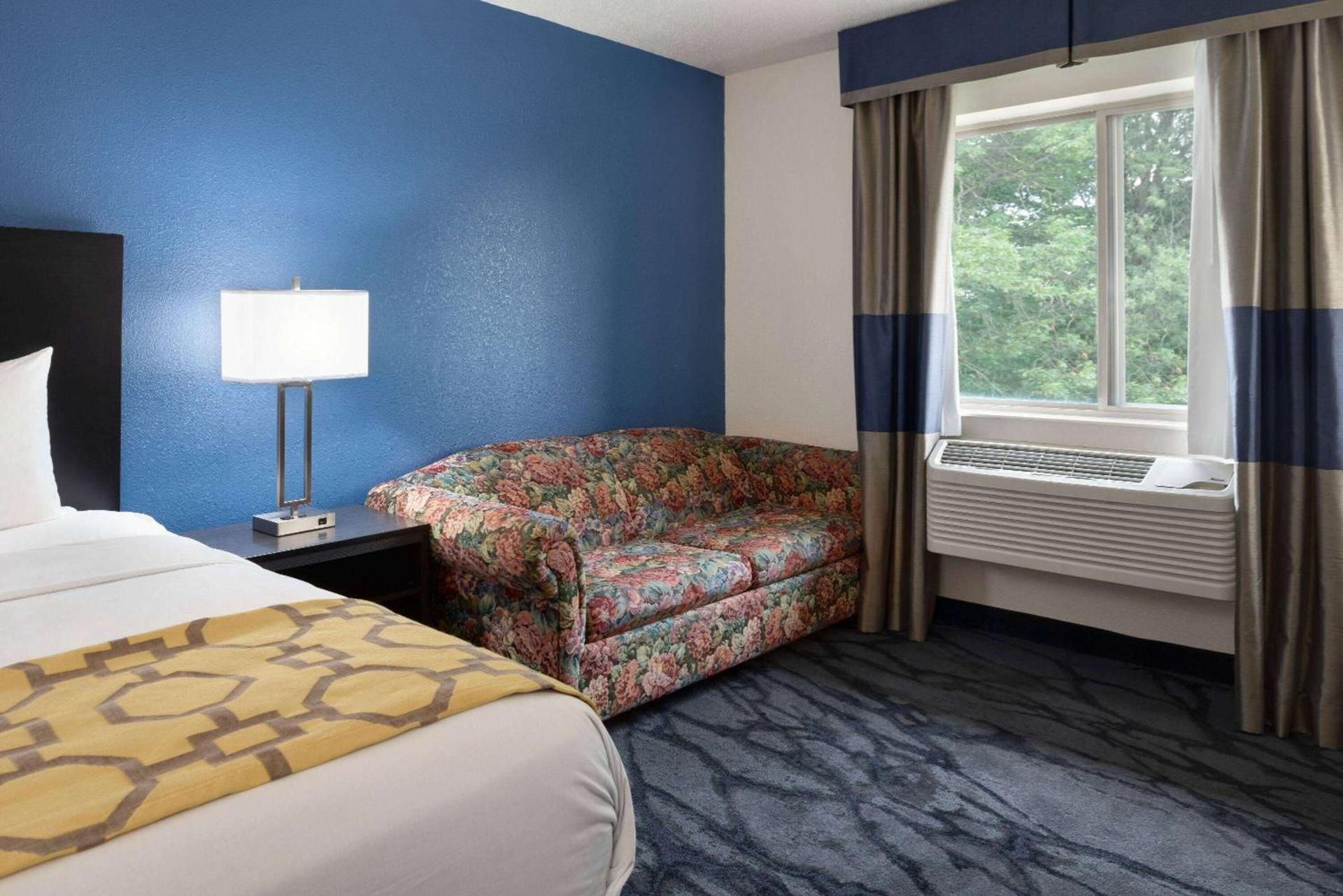 Baymont Toledo Airport Hotel Swanton photo 19
