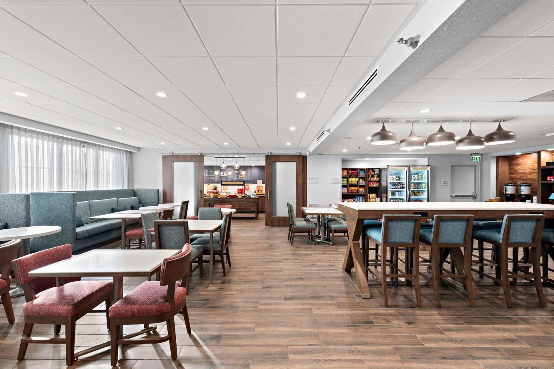 Hampton Inn by Hilton Los Angeles Airport LAX photo 8