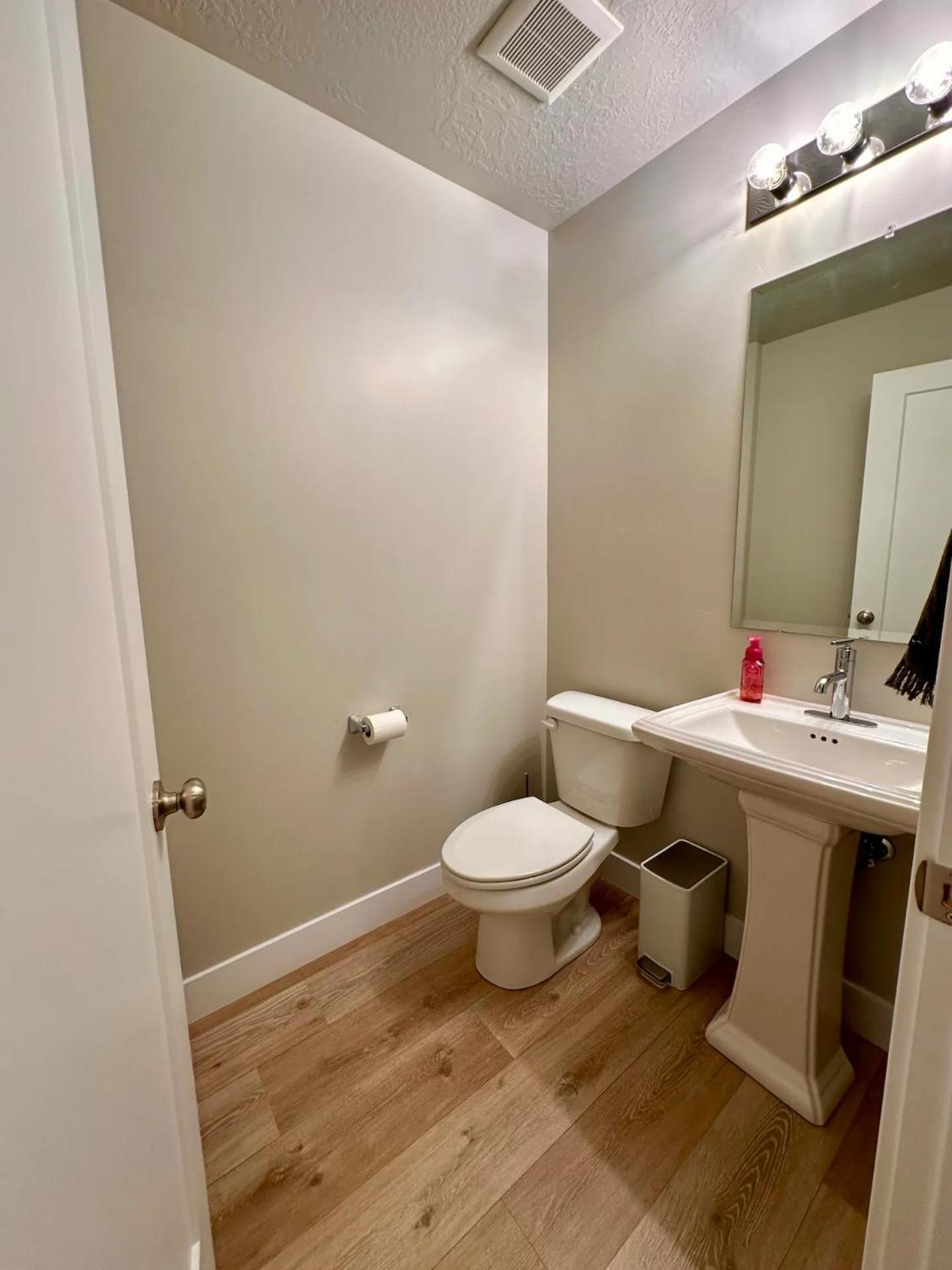 Newly Built Chic Utah Valley Gem l Theo by Stay photo 7