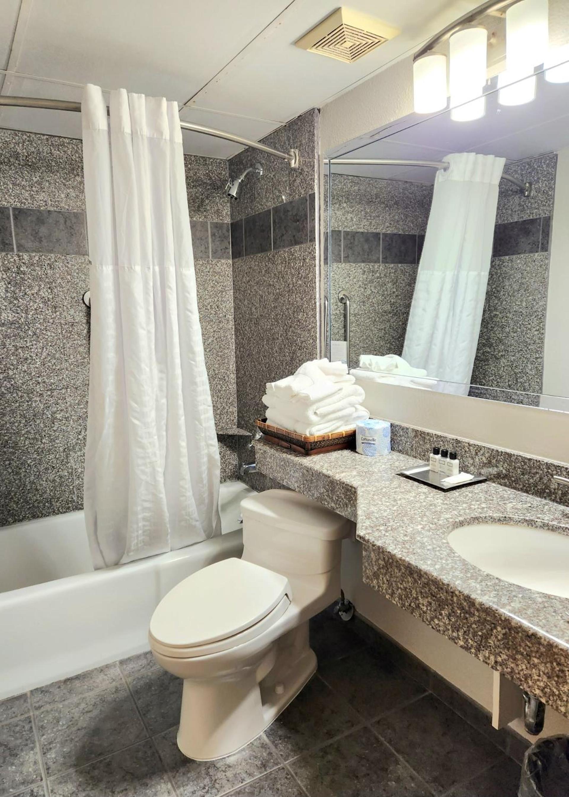 Wyndham Garden Hotel Austin photo 40