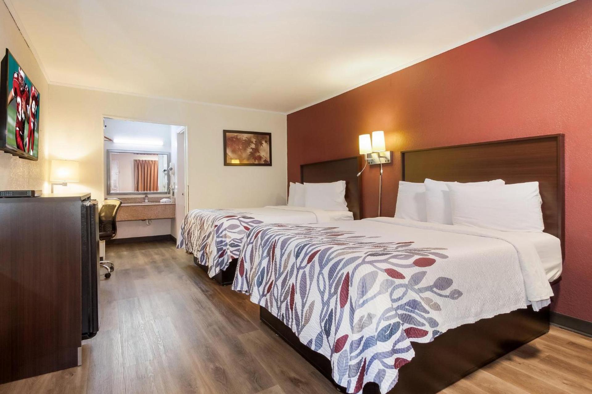 Red Roof Inn Santee photo 27