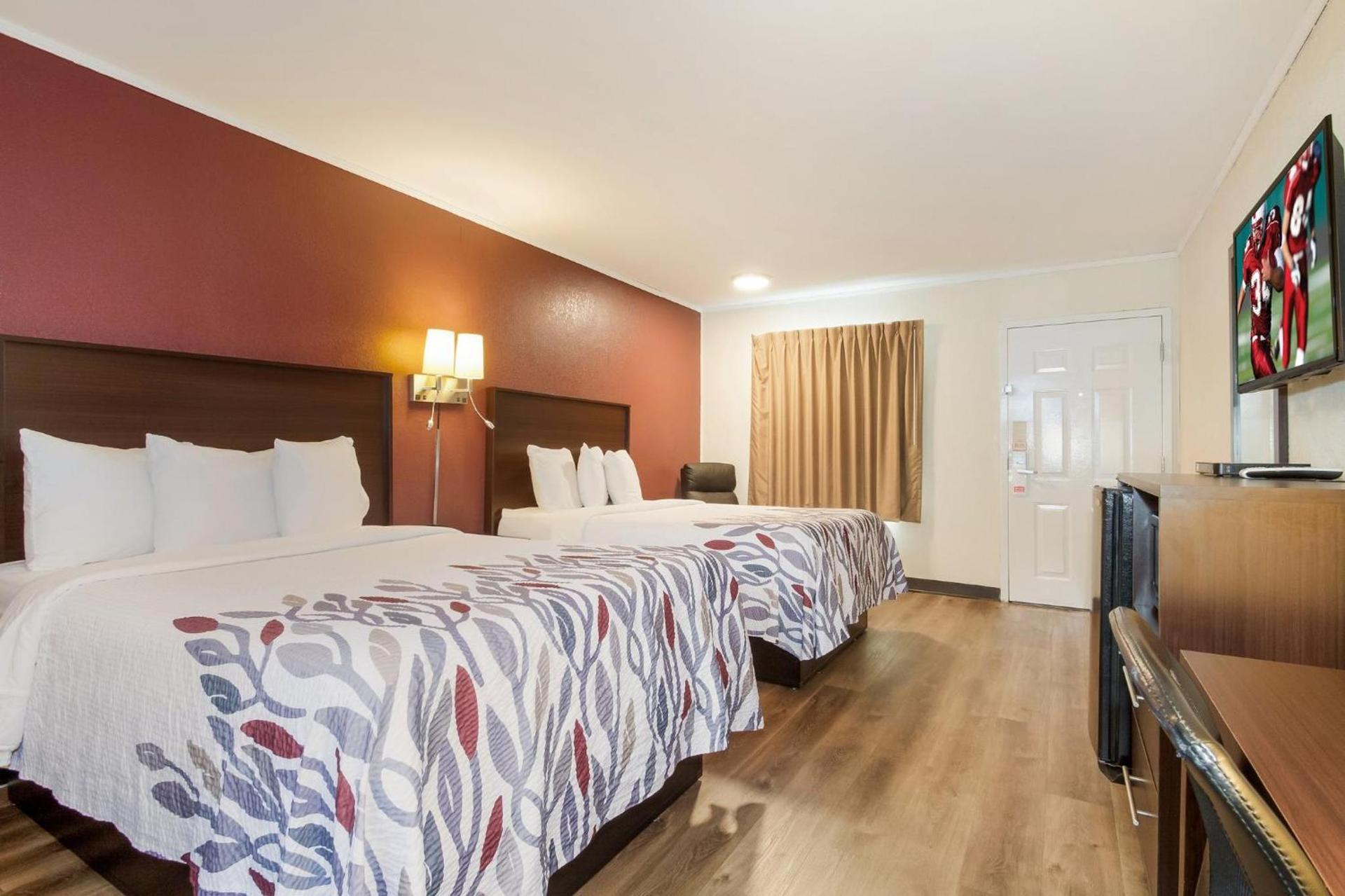 Red Roof Inn Santee photo 28