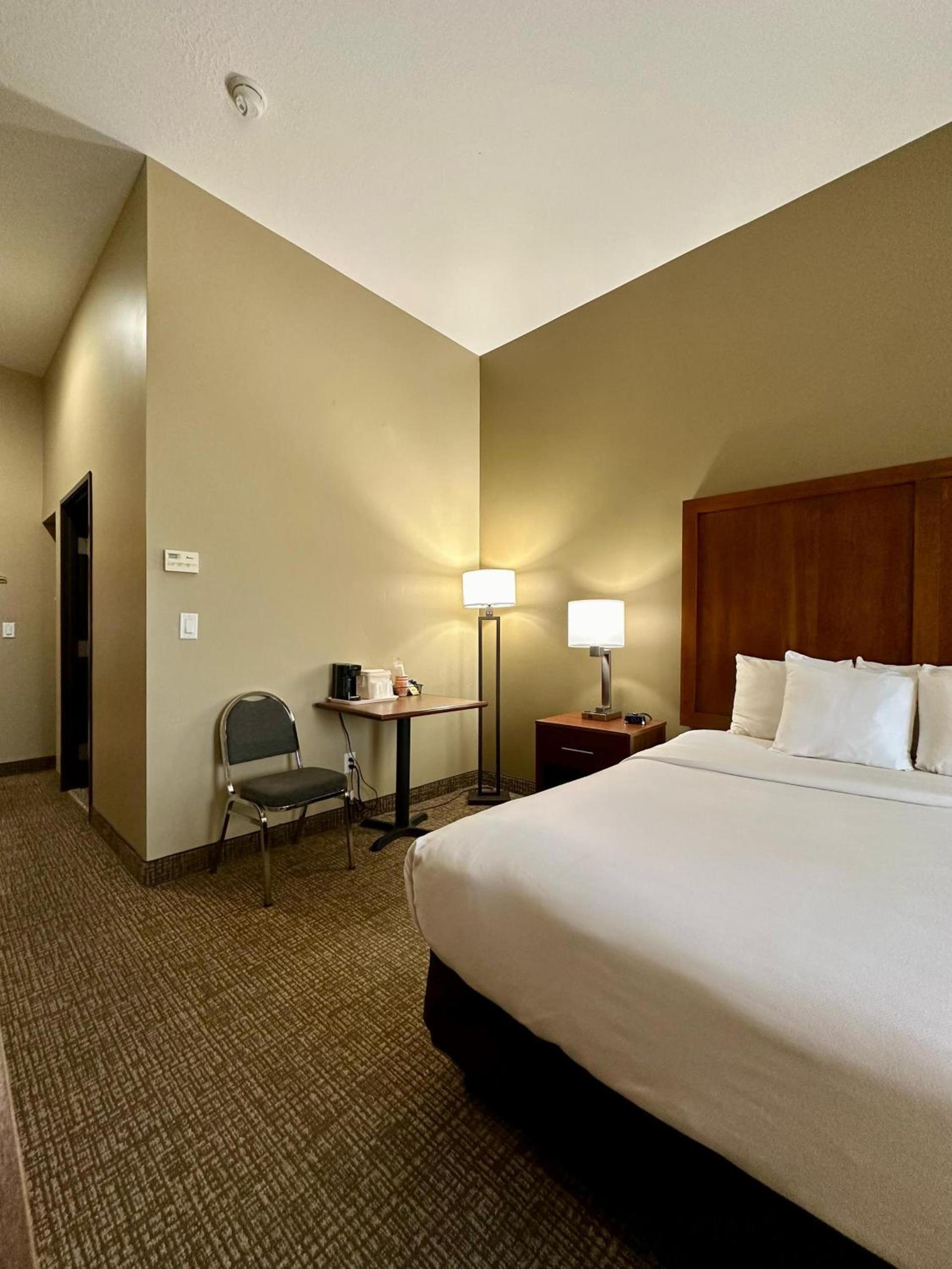 Comfort Inn Ogden near Event Center photo 54