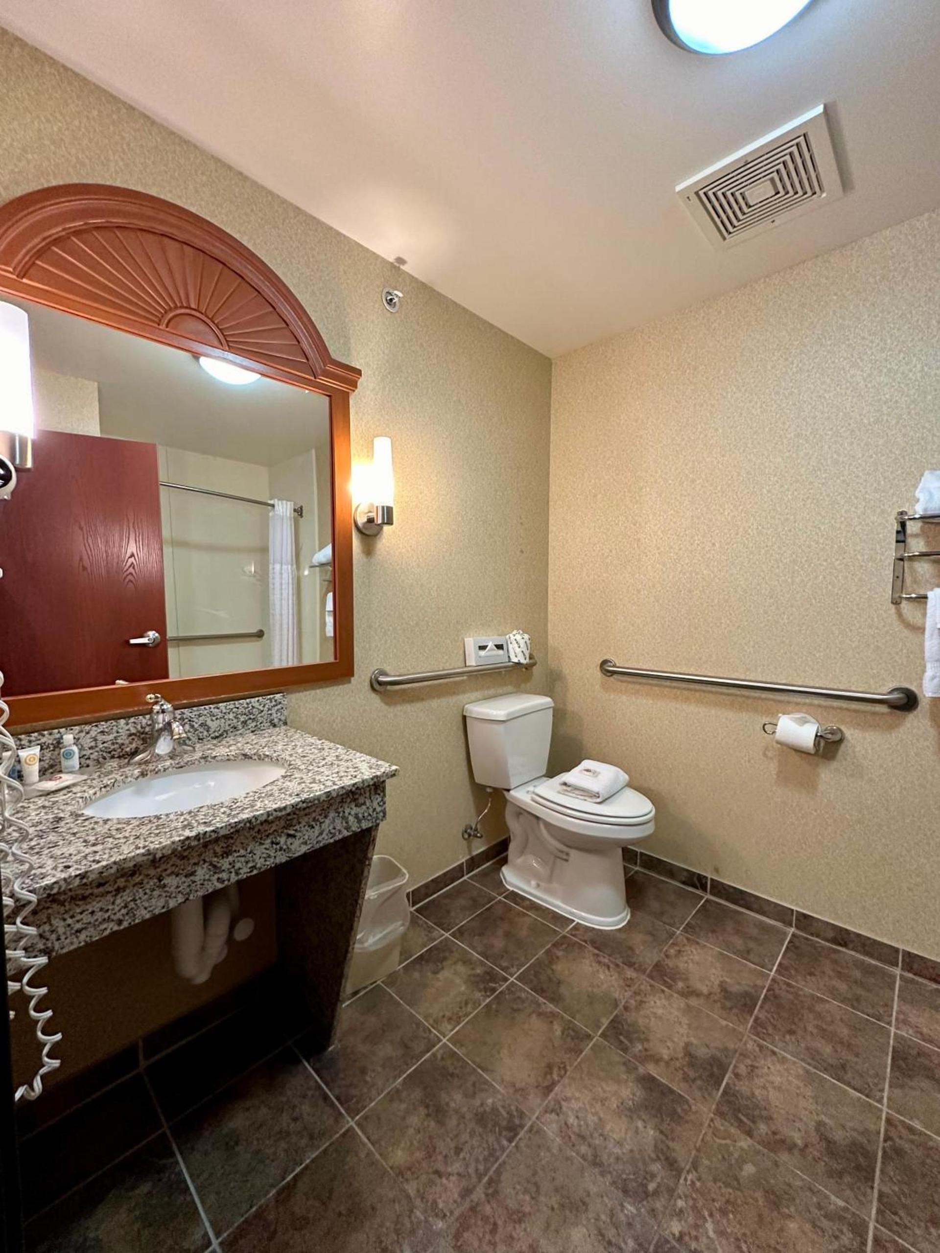Comfort Inn Ogden near Event Center photo 52