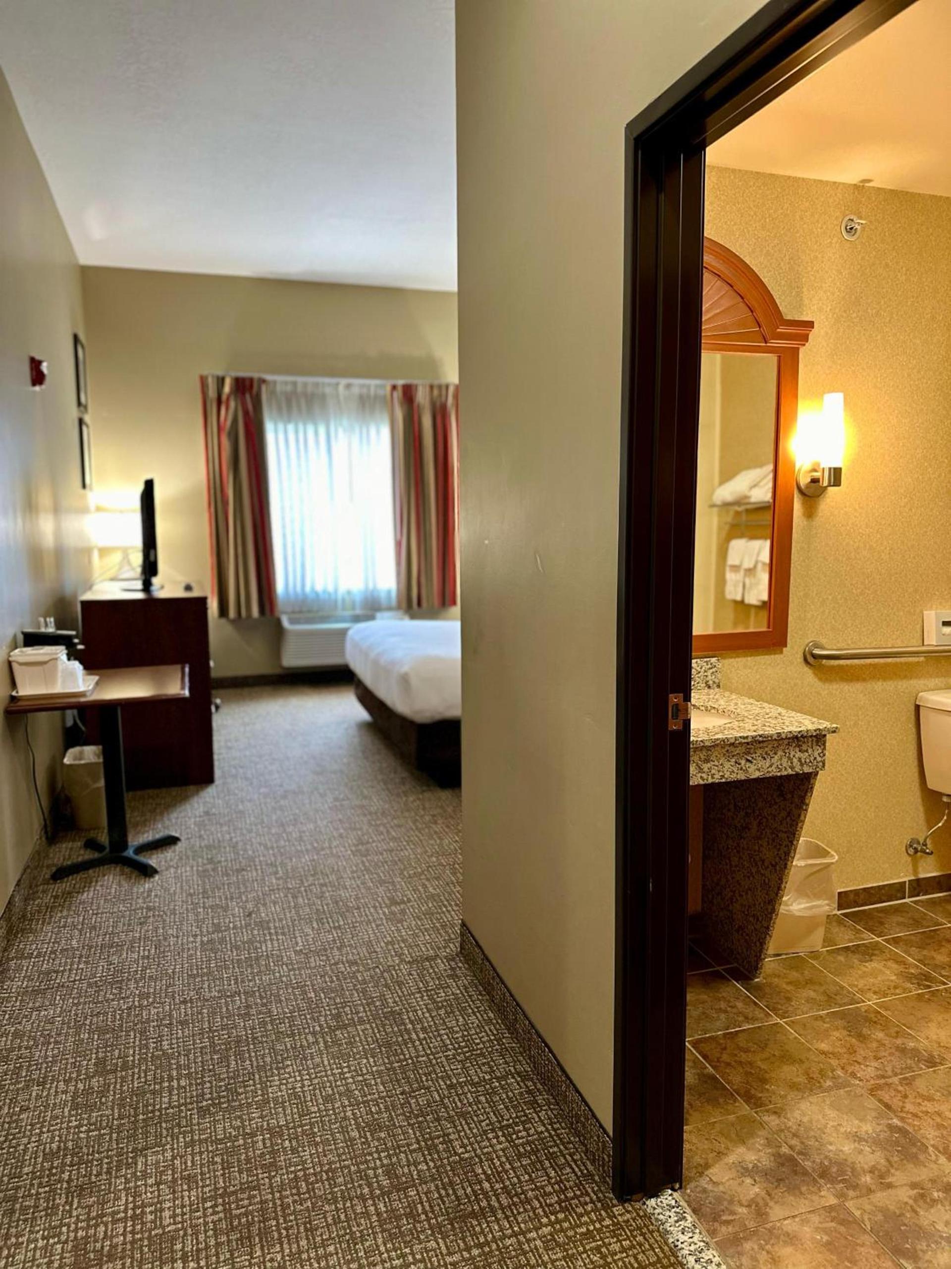 Comfort Inn Ogden near Event Center photo 51
