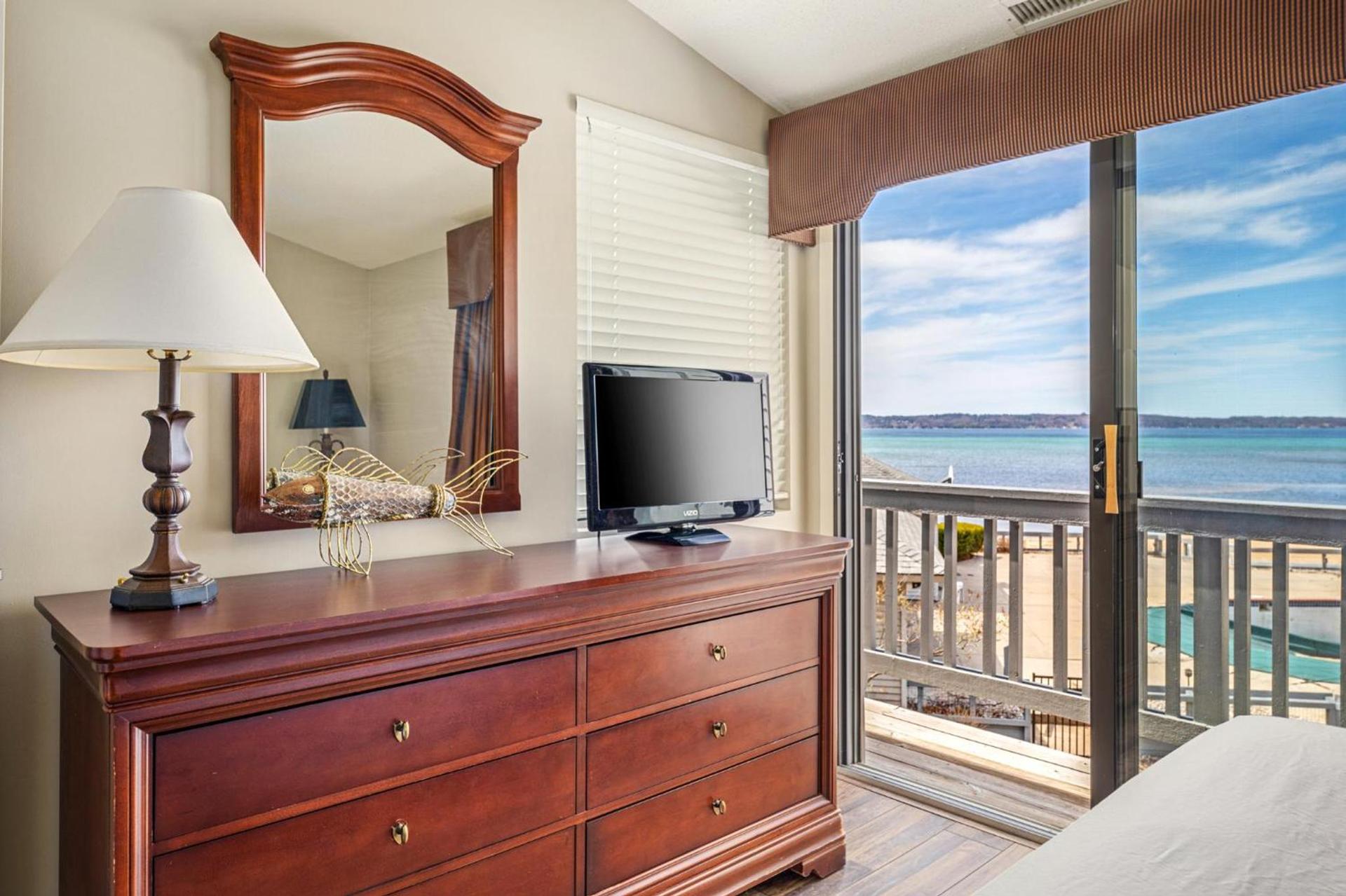 The Shores photo 41