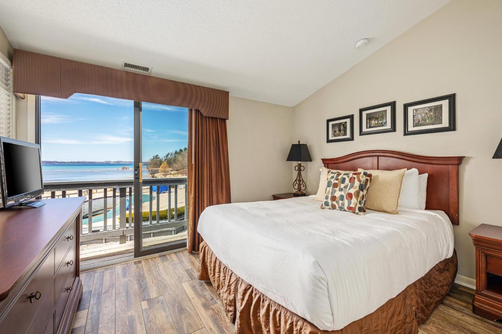 The Shores photo 44