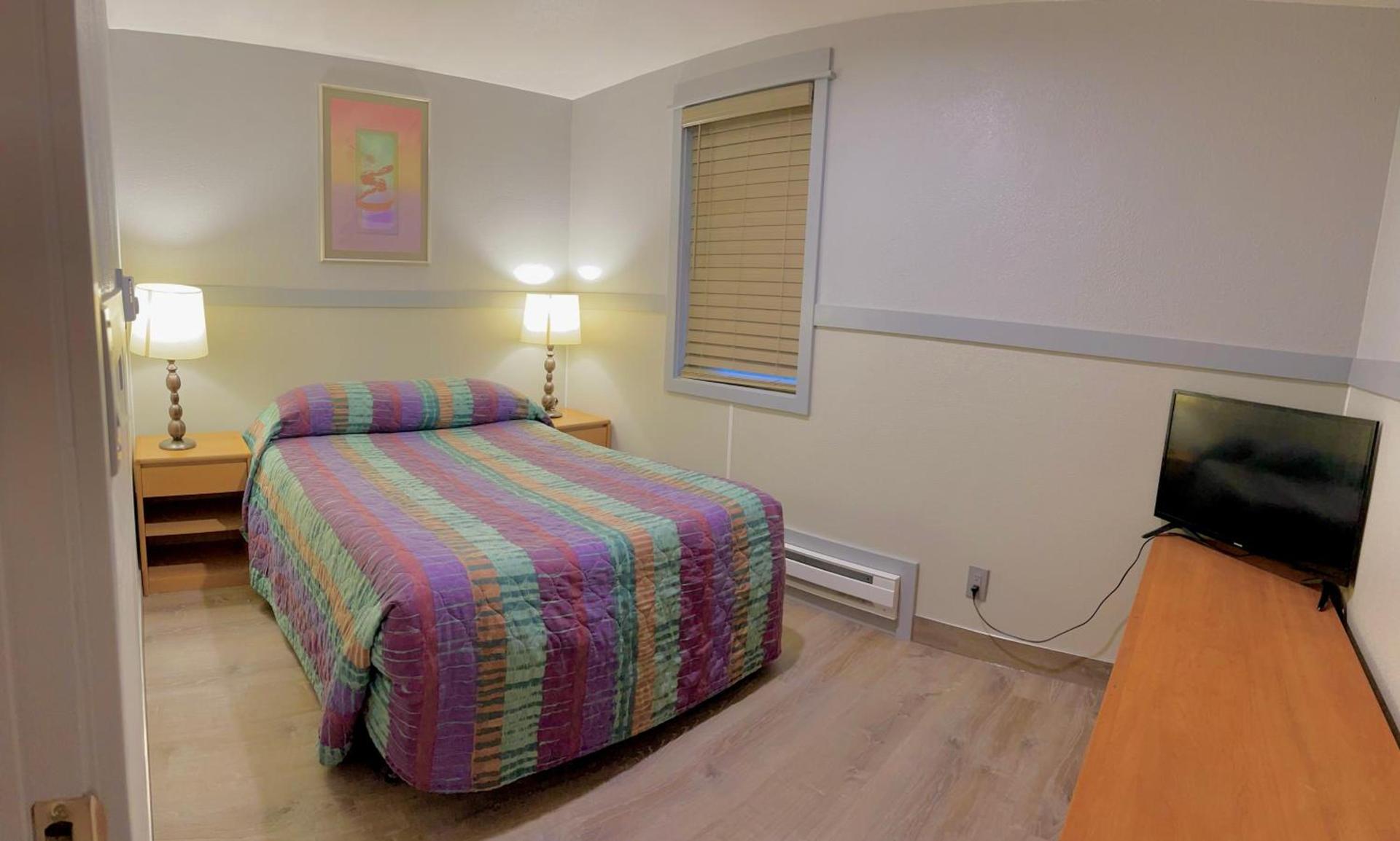Emerald Best Motel photo 14