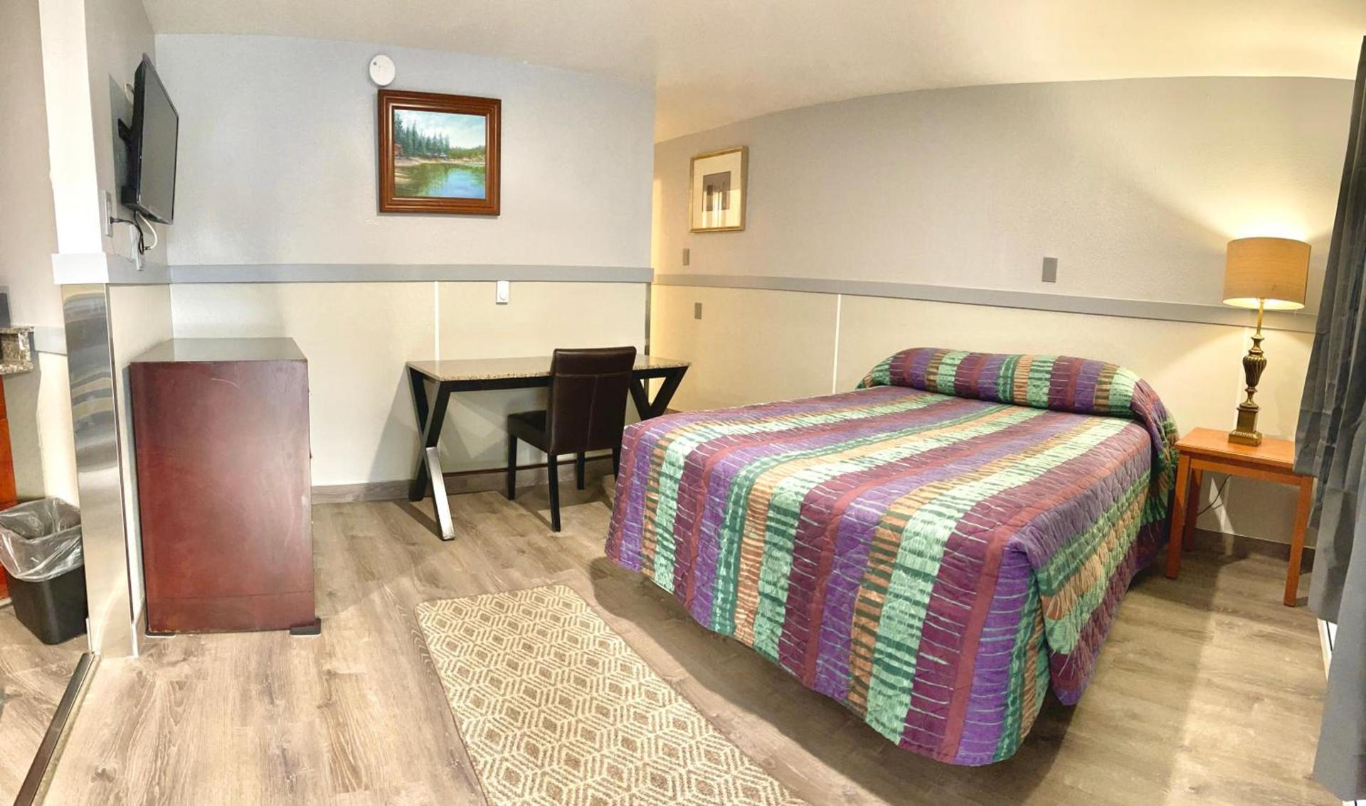 Emerald Best Motel photo 12