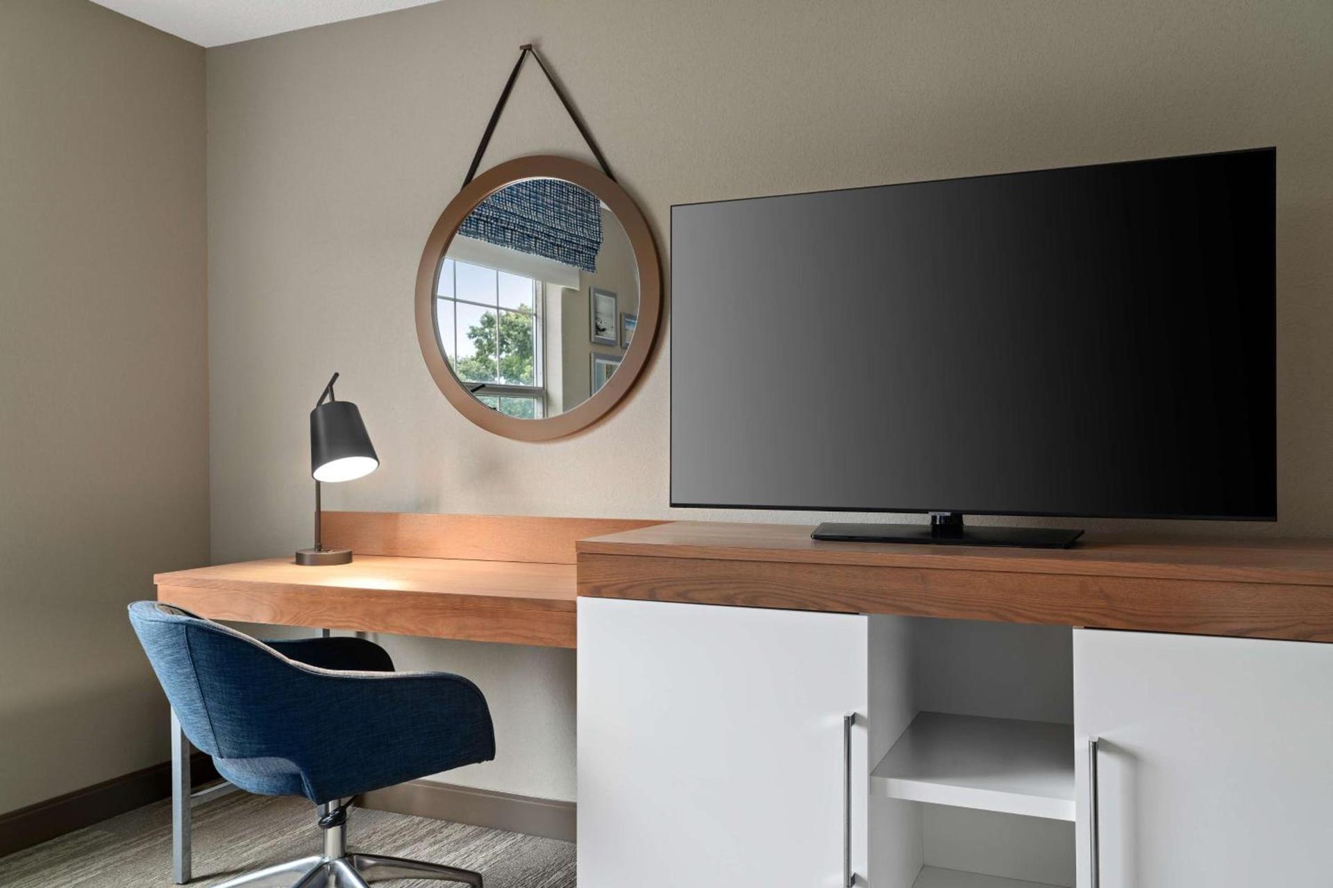 Hampton Inn South Kingstown - Newport Area photo 31