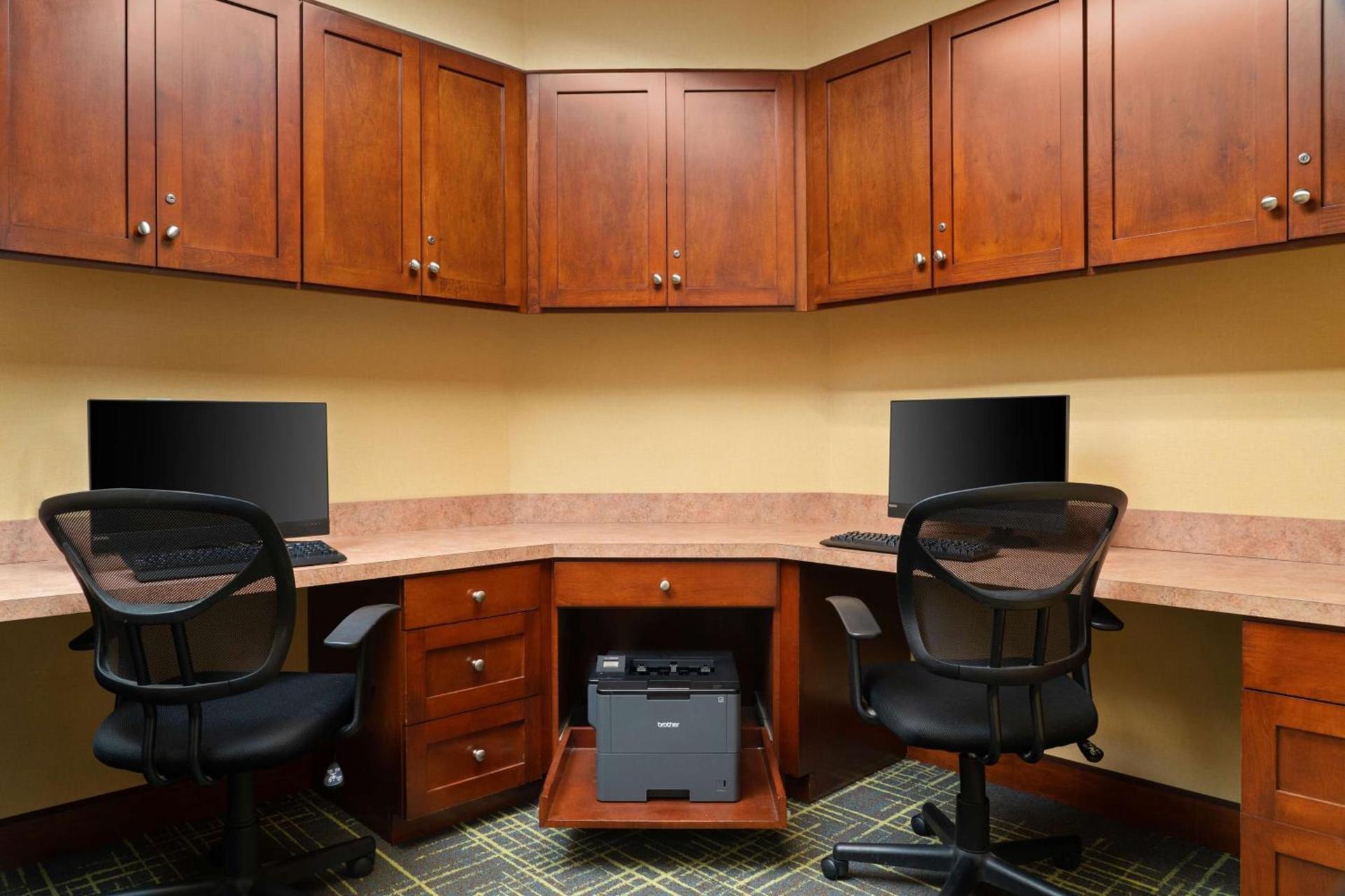 Hampton Inn South Kingstown - Newport Area photo 37
