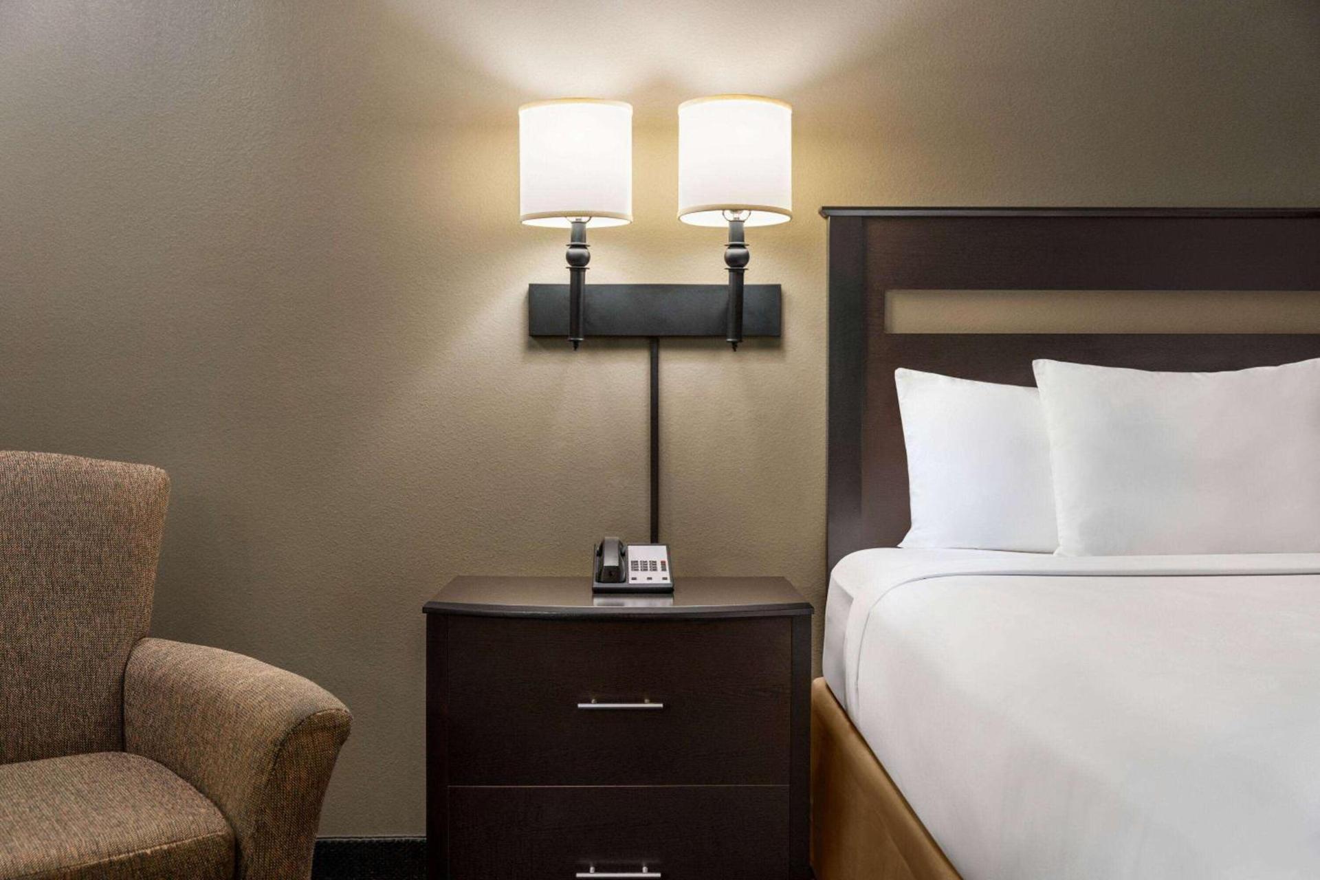 Travelodge by Wyndham Dexter photo 31