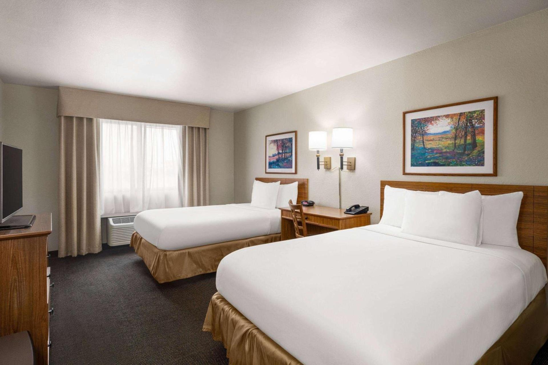 Travelodge by Wyndham Dexter photo 36