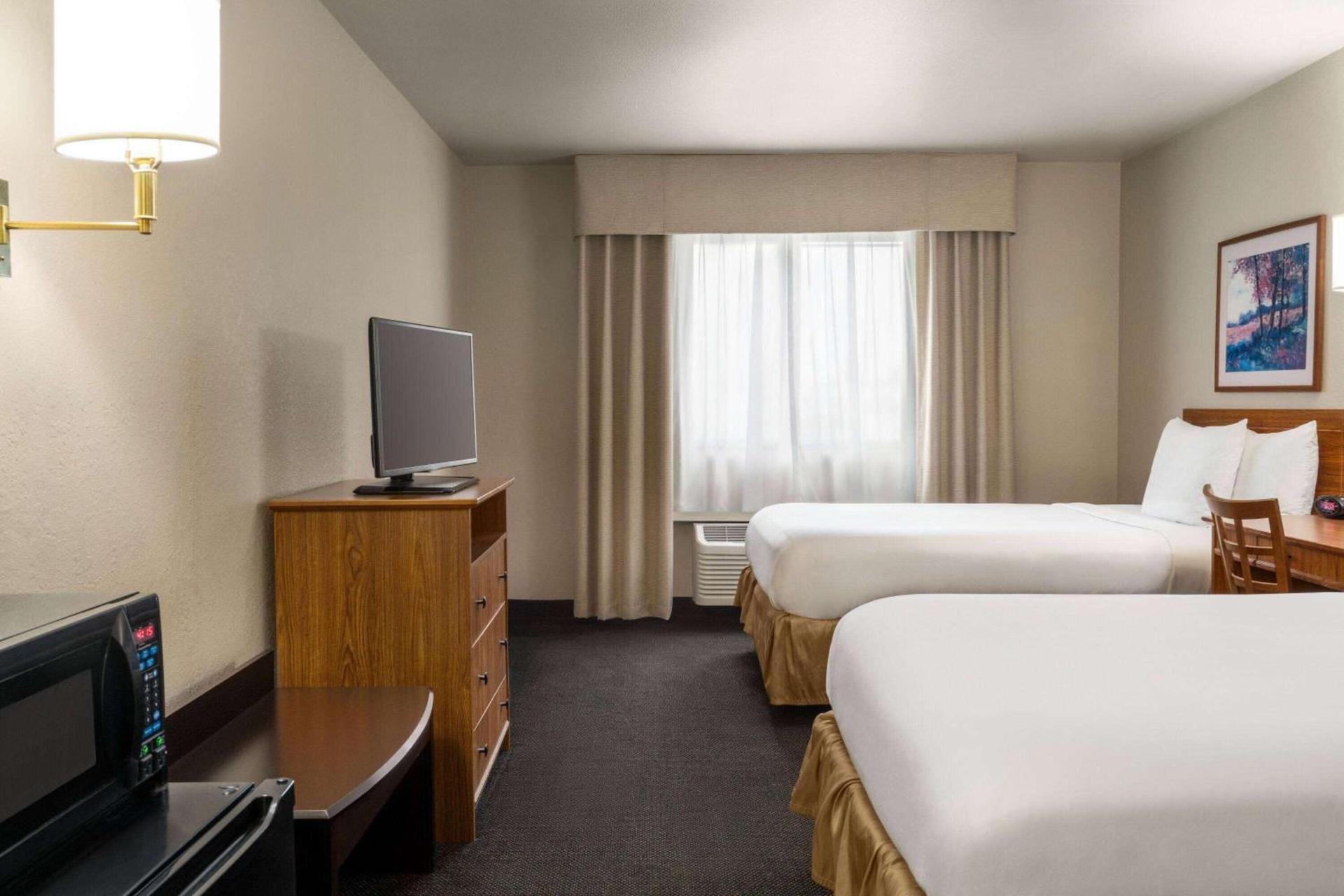 Travelodge by Wyndham Dexter photo 38