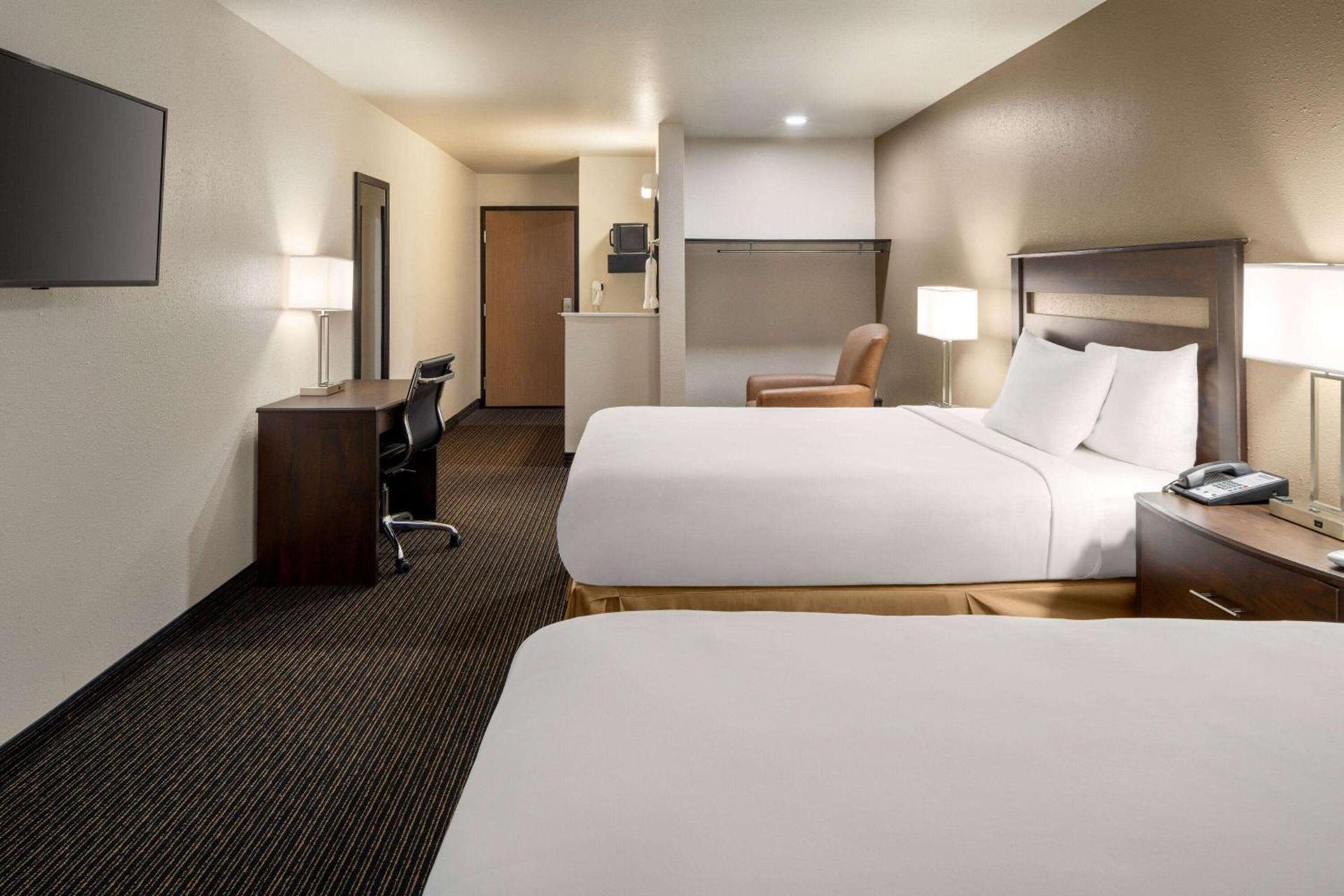 Travelodge by Wyndham Dexter photo 40