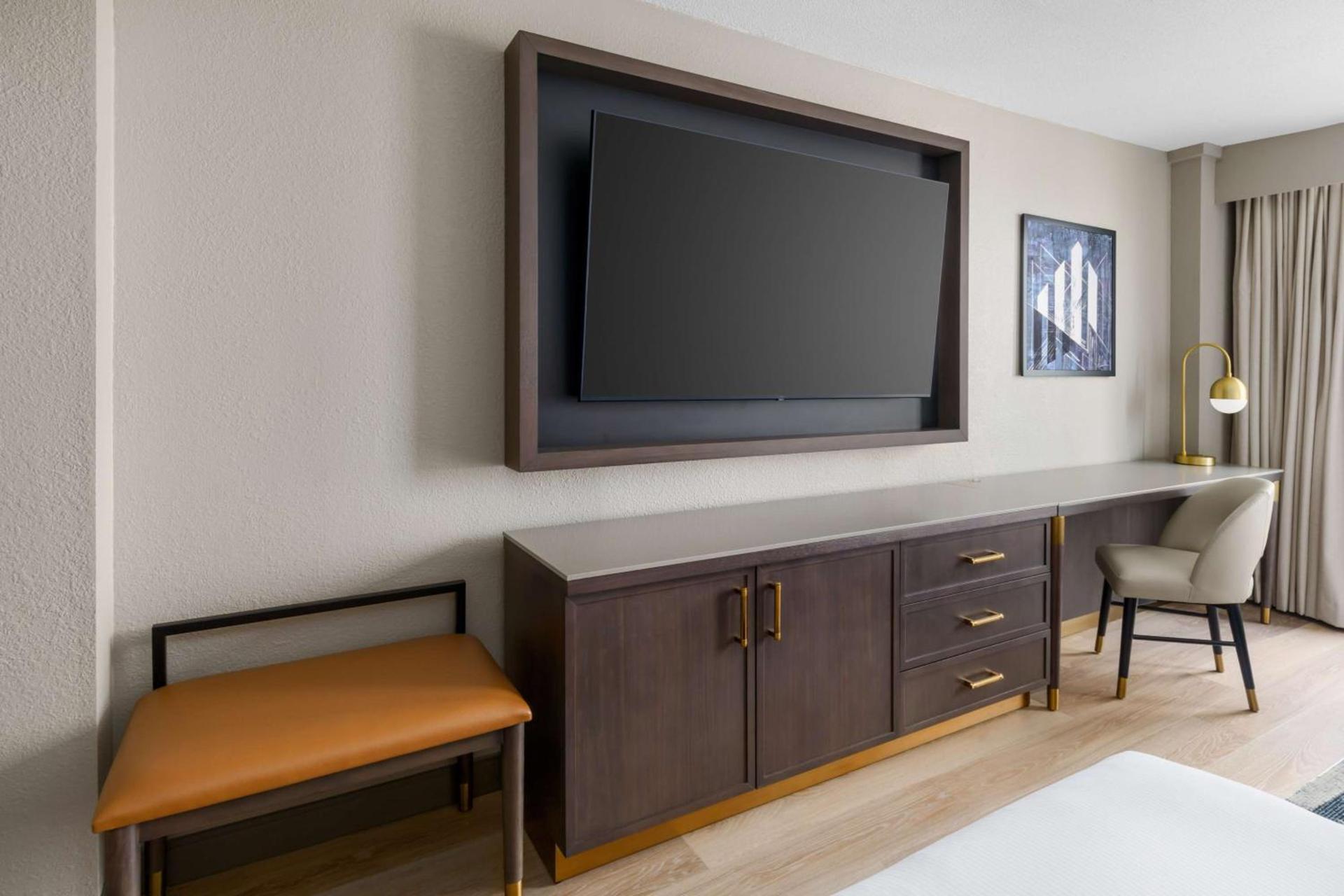 DoubleTree by Hilton Charlotte City Center photo 26