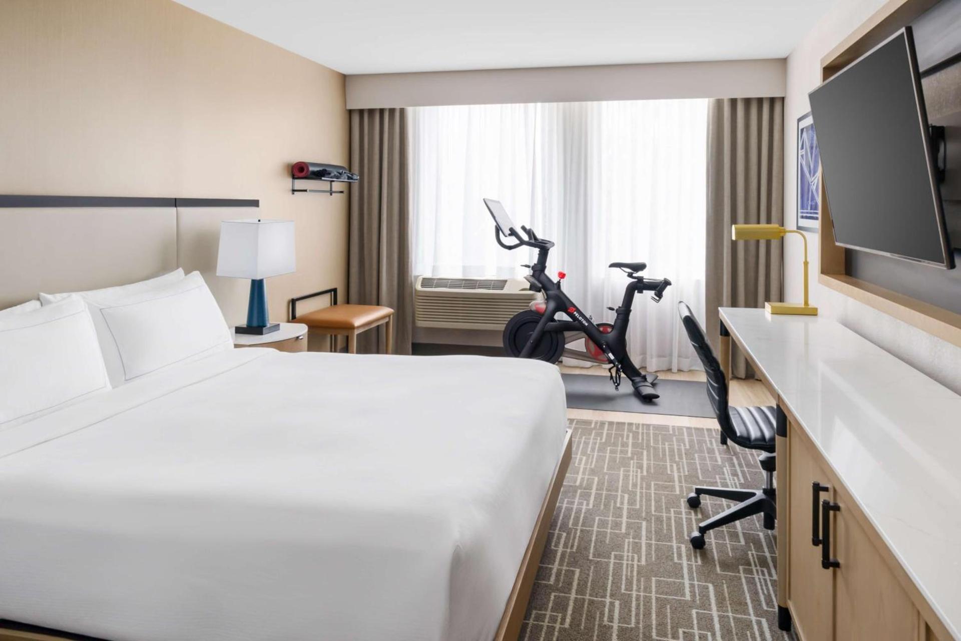 DoubleTree by Hilton Charlotte City Center photo 53