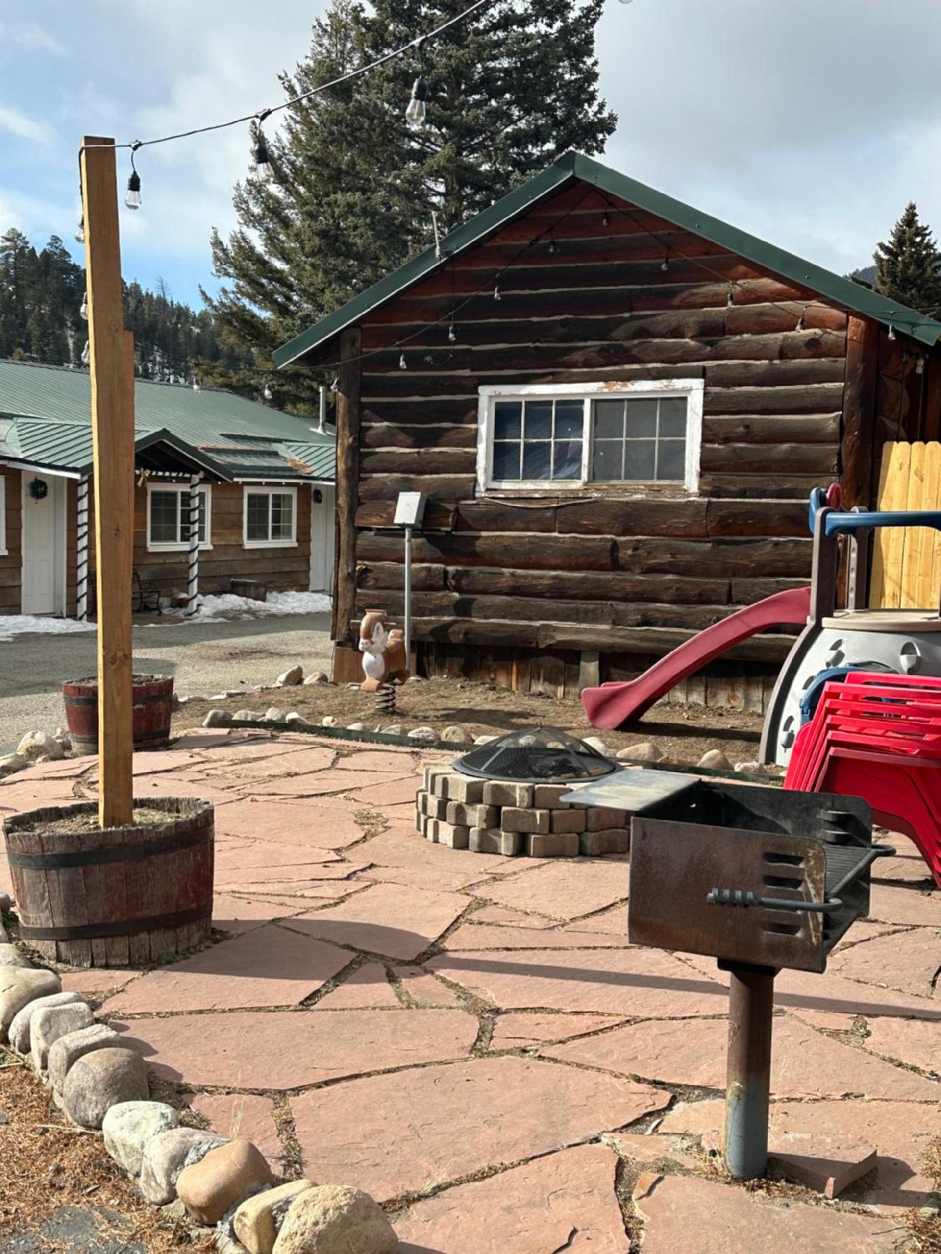 Deer Lodge photo 21