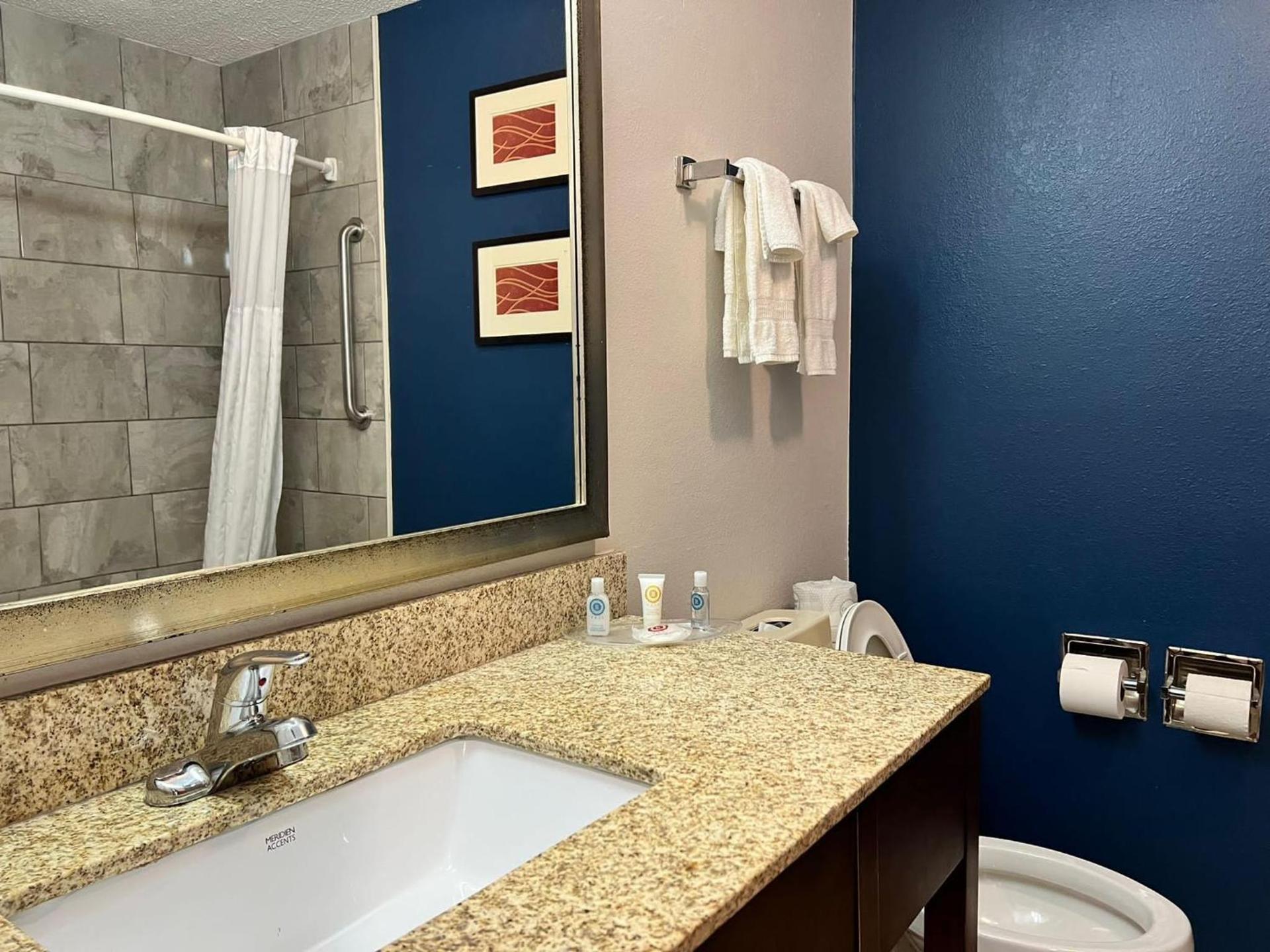 Comfort Suites Louisville East photo 37