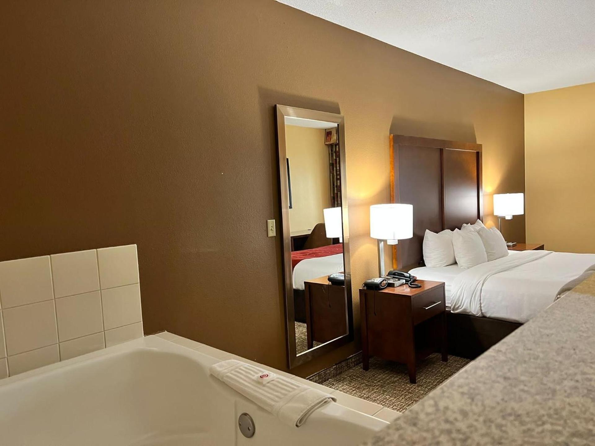 Comfort Suites Louisville East photo 33