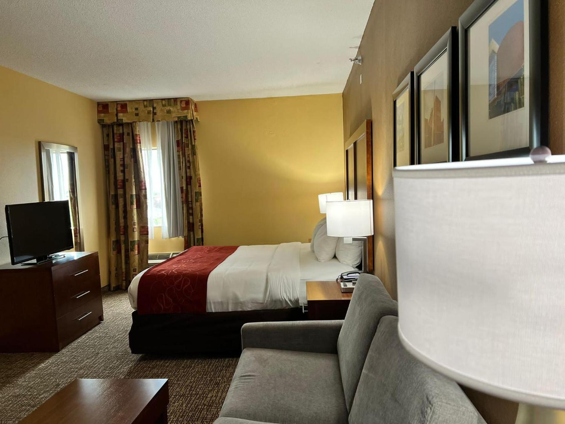 Comfort Suites Louisville East photo 42